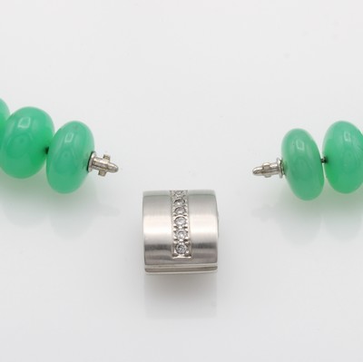 27037974a - Chrysopraskette mit Brillantwechselschließe, WG 750/000, Chrysoprasrondelle ca. 10 mm, ...