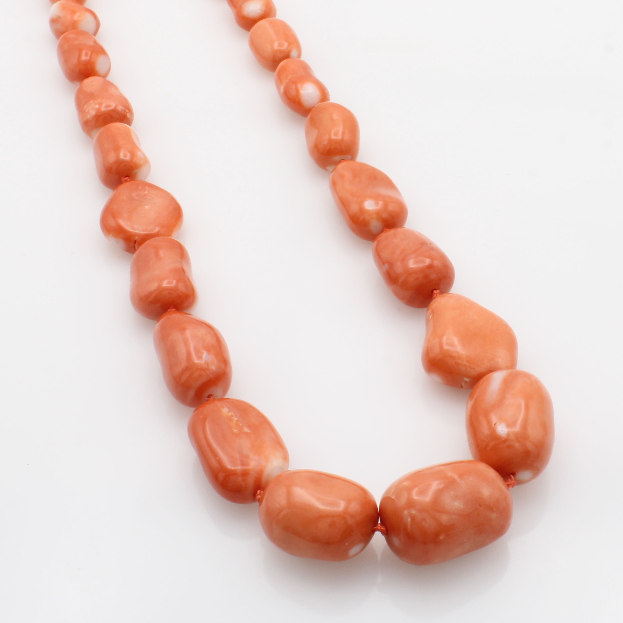 Image 27038027 - Korallenkette, Karabinerschl. 925er Silber, Korallnuggets im Verlauf, Natur Momo, ...