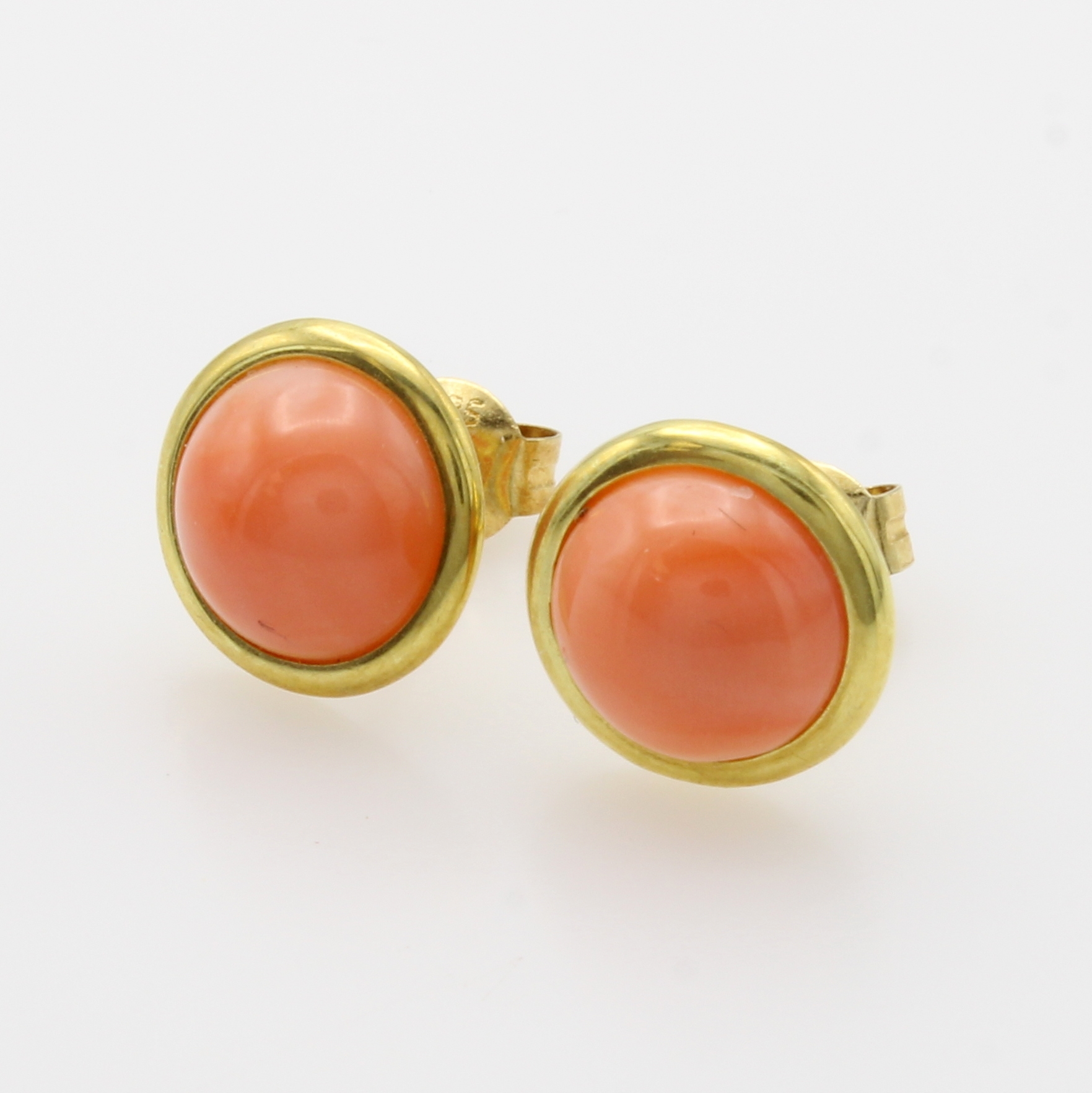 Image 27038110 - Paar Ohrstecker mit Korallen, GG 585/000, 2 rosa Korallbouttons in glatter Fassung ca. 8 ...