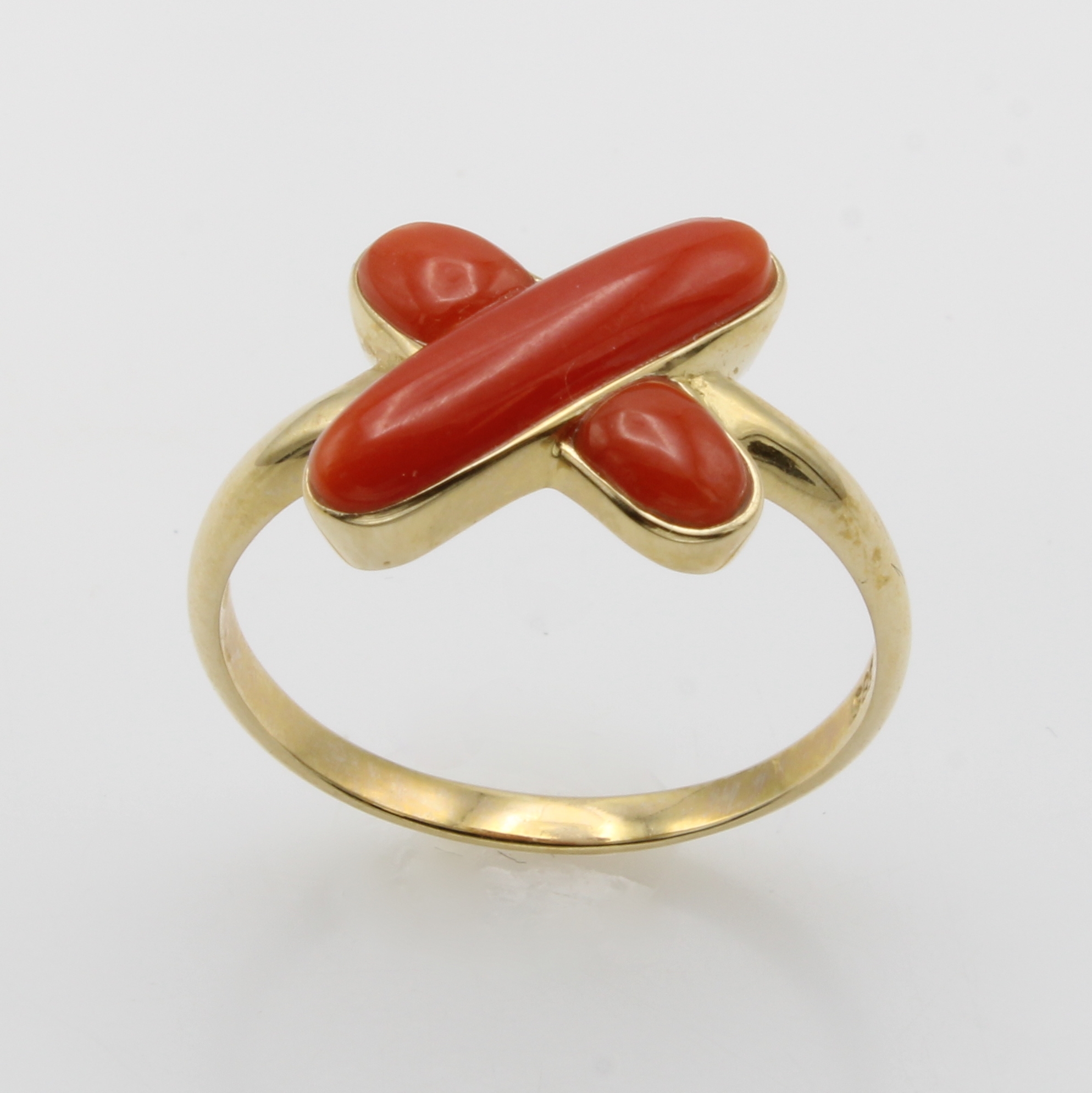 Image 27038138 - Ring mit Korallen, GG 585/000, Korallen in Kreuzform, RW ca. 59, Versand nur innerh. der ...