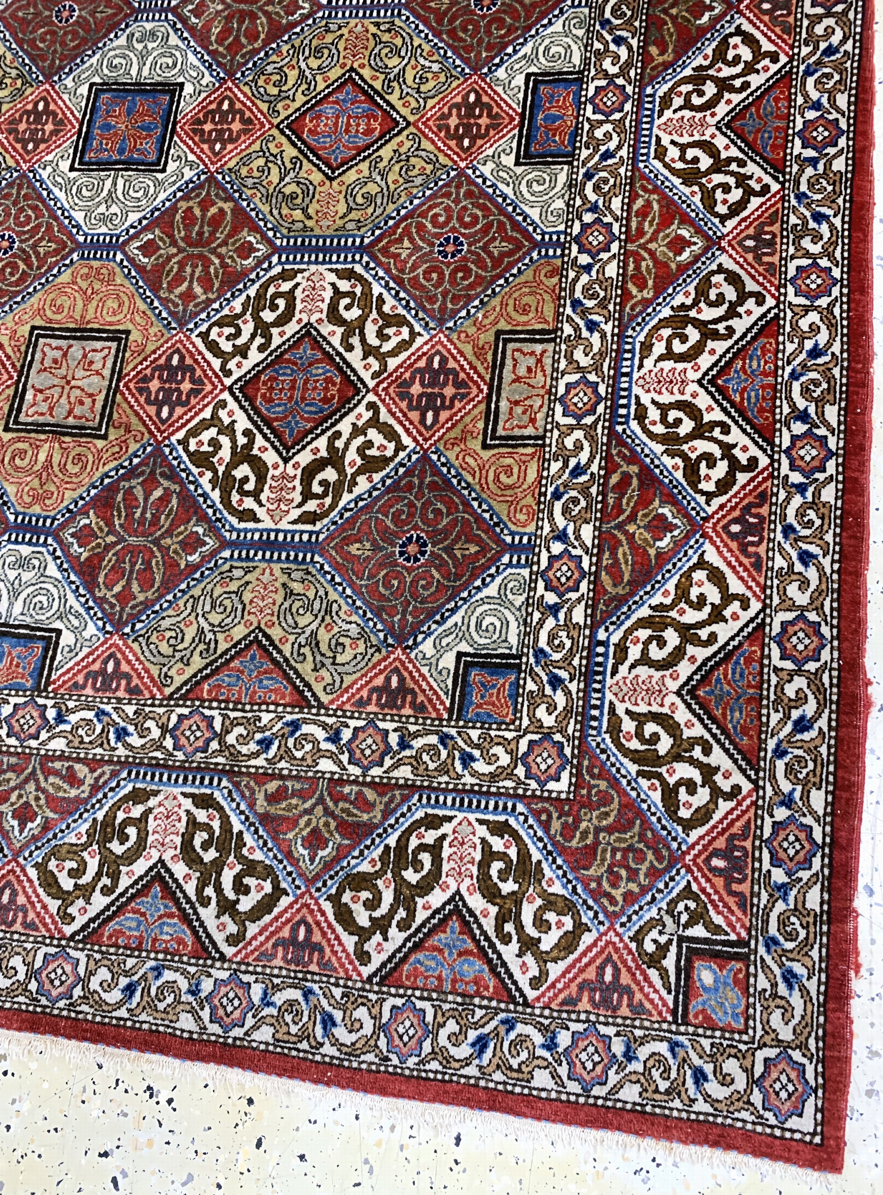 Detail e: Ghom Kork fein, Persien, Mitte 20.Jhd, Korkwolle mit Seide, ca. 322 x 232 cm, EHZ: 2