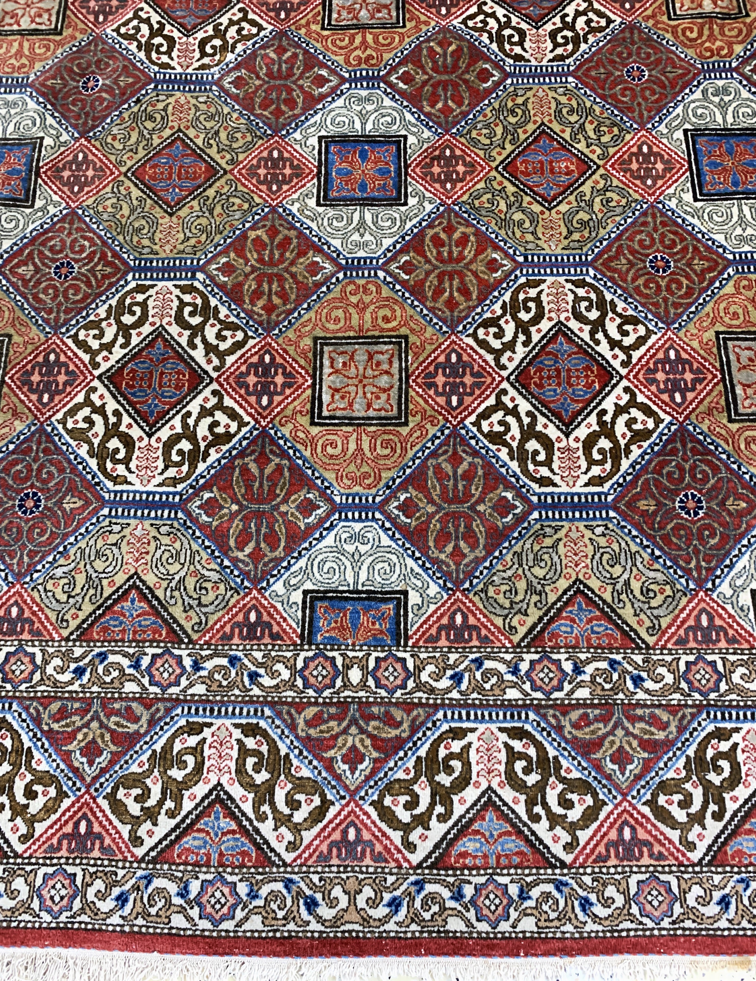 Detail f: Ghom Kork fein, Persien, Mitte 20.Jhd, Korkwolle mit Seide, ca. 322 x 232 cm, EHZ: 2