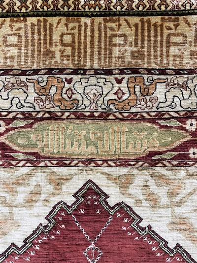 27038210d - Hereke Seide fein signiert, Türkei, Mitte 20.Jhd, reine Naturseide, ca. 117 x 85 cm, ...