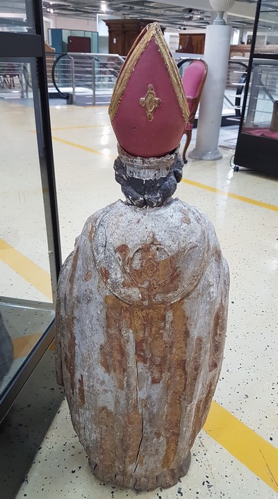 27038240e - Skulptur eines Bischof, 2. Hälfte 18. Jh., Lindenholz geschnitzt, bunt gefaßt, ...