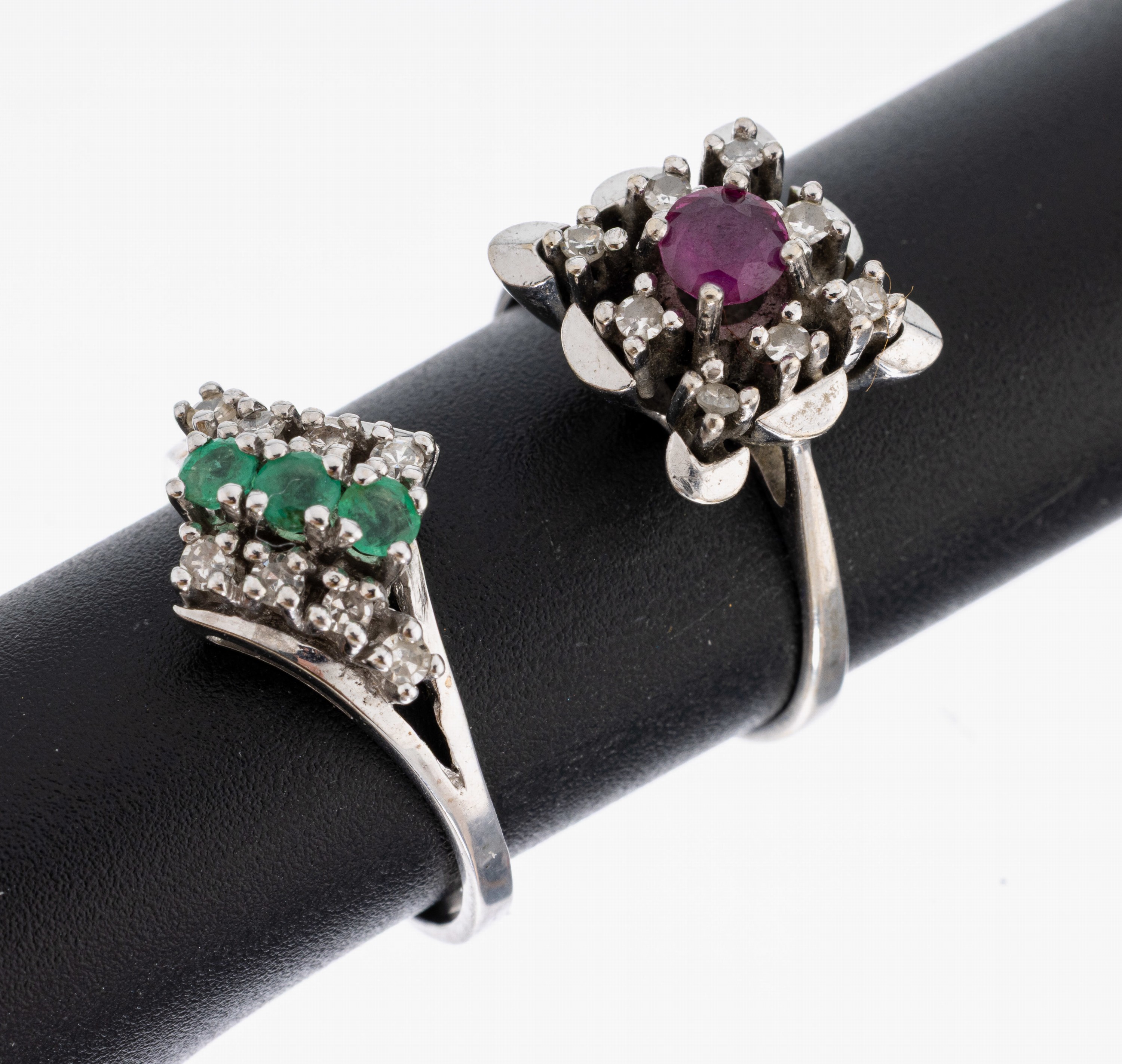 Image 27038370 - Konvolut 2 14 kt Gold Farbstein-Diamant-Ringe, WG 585/000, 1 x besetzt mit 3 rundfacett. ...