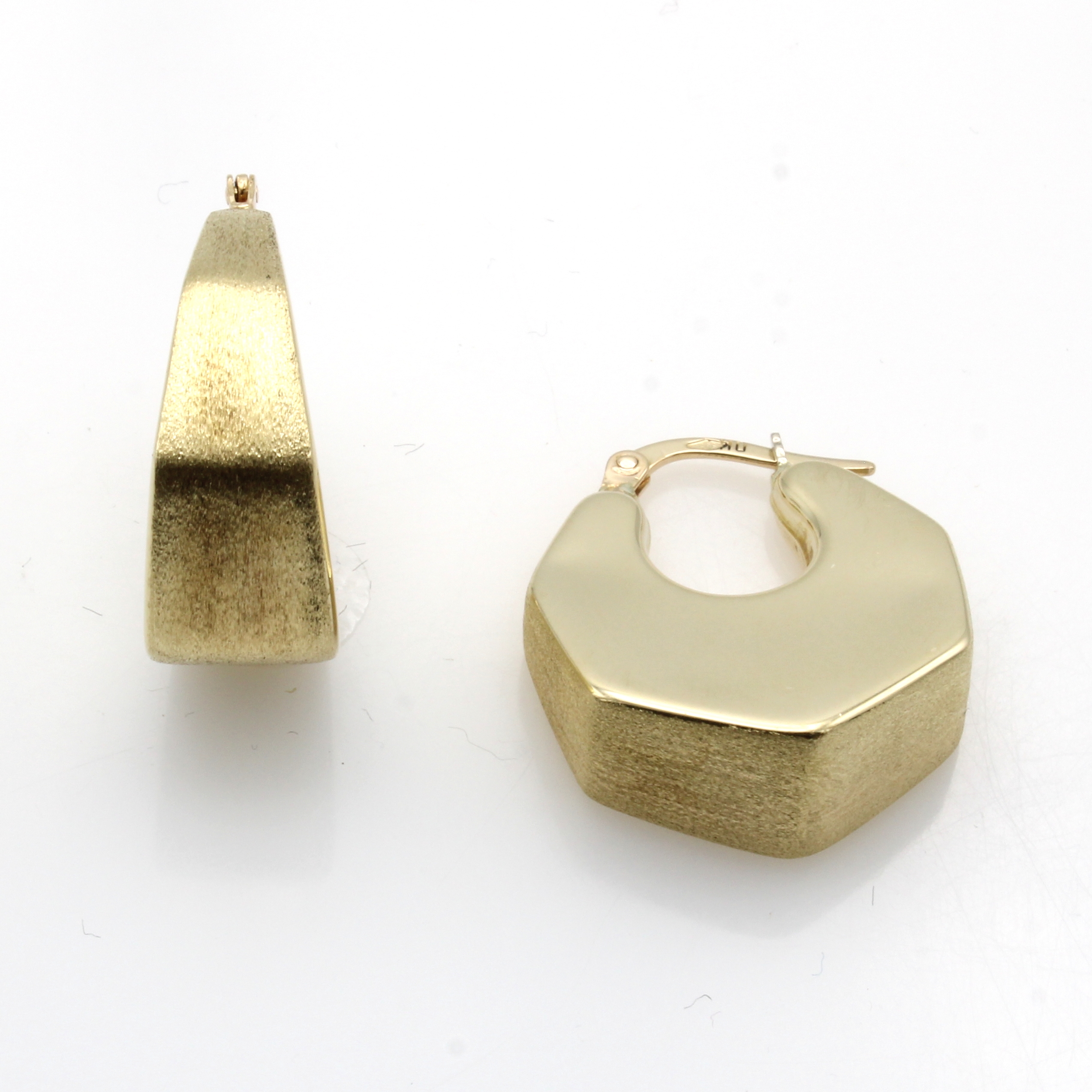 Image 27038438 - Paar Creolen, GG 585/000, im eckigen Design,Vorderseite feinsatiniert