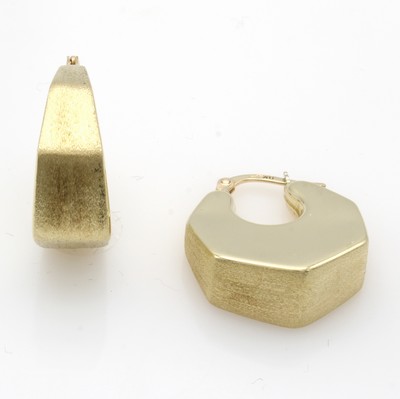 27038438a - Paar Creolen, GG 585/000, im eckigen Design,Vorderseite feinsatiniert