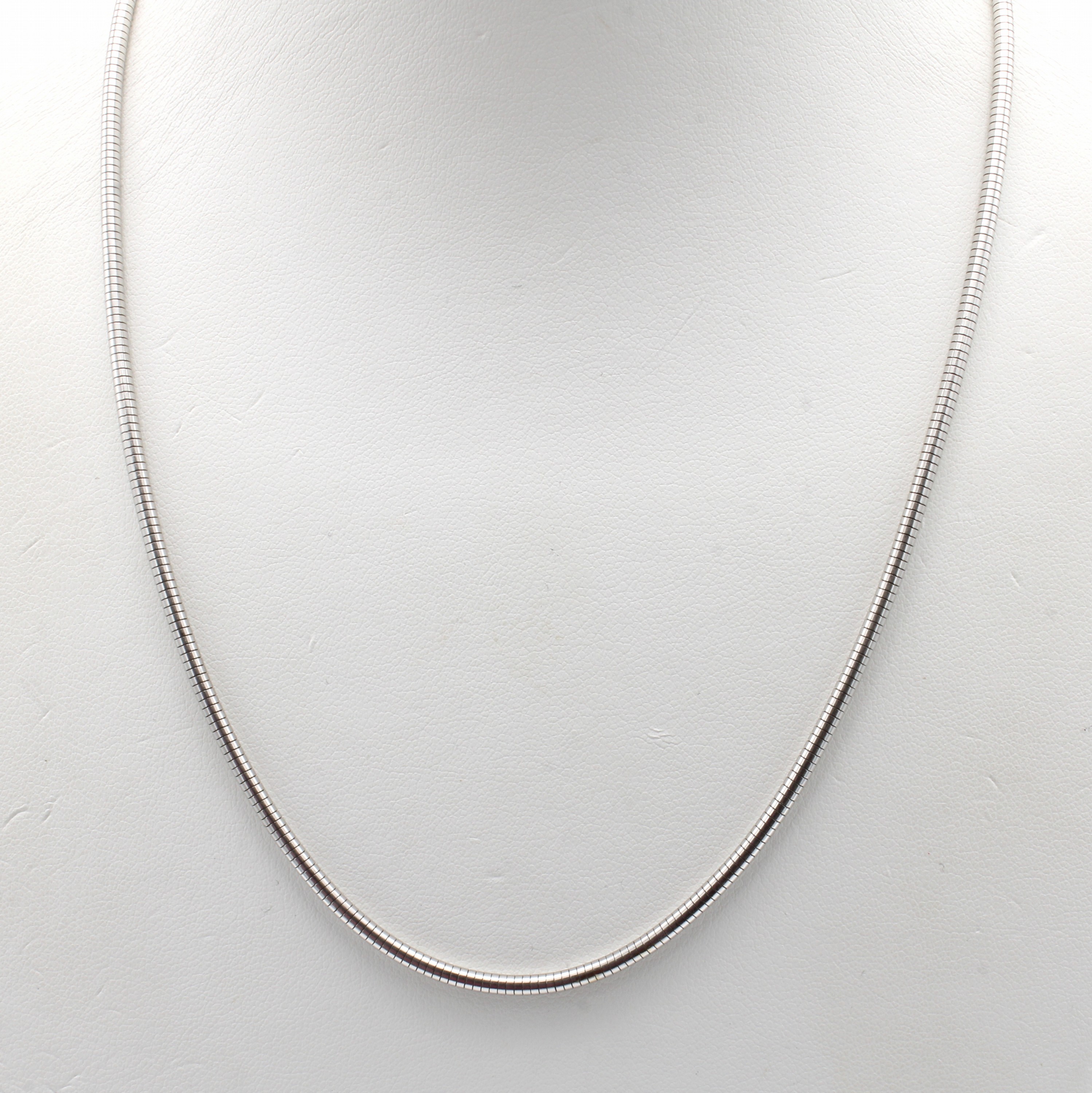 Image 27038615 - Massive Schlangenkette, WG 750/000, Kara- binerschl., B. ca, 2.3 mm, L. ca. 45 cm