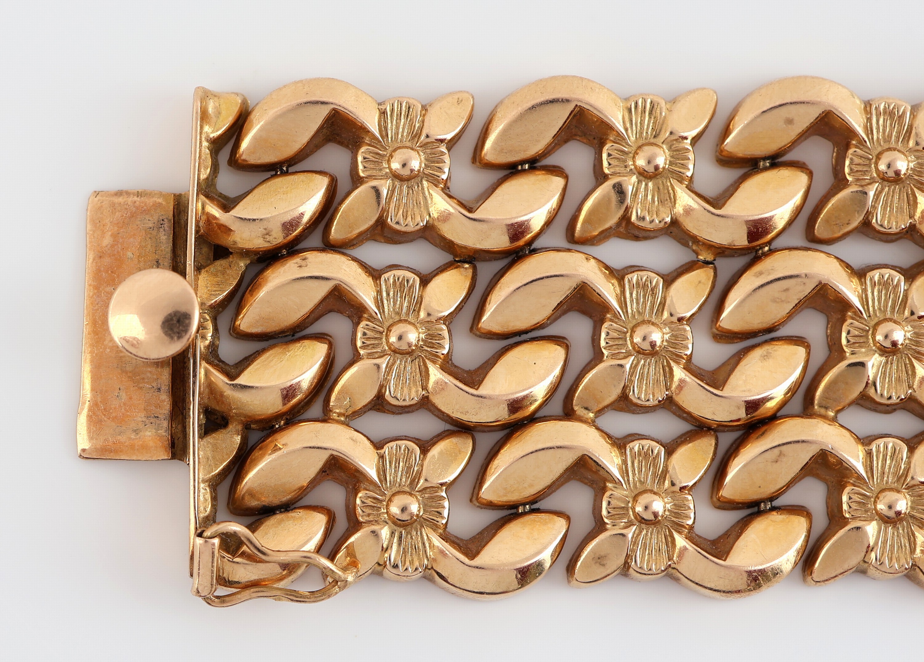 Detail b: 18 kt Gold Armband, RoseG 750/000, Blütendekor, B. ca. 2.5 cm, L. ca. 19.5 cm, Kastenschloss mit Sicherheitsacht, ca. 37.5 g