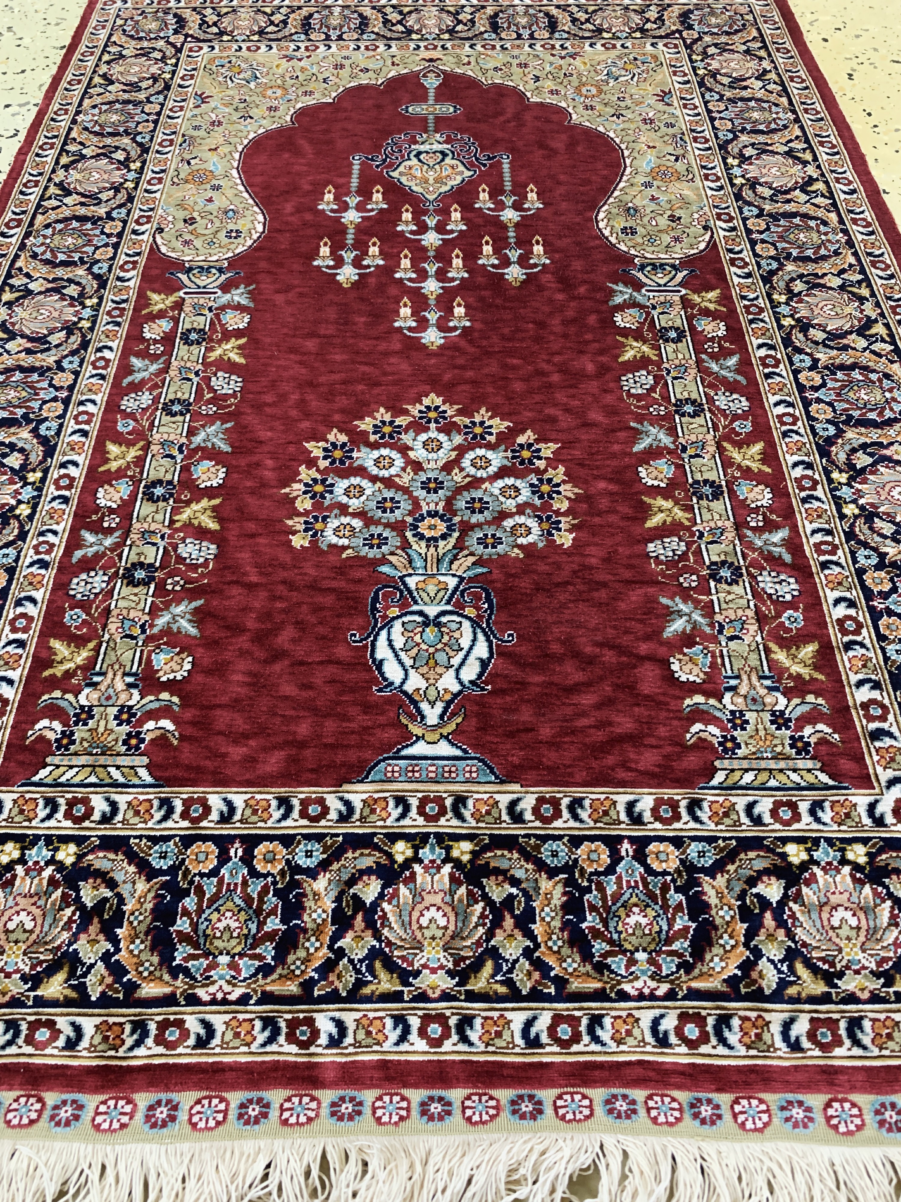 Detail g: Hereke Seide fein Türkei, signiert"Özipek",Ende 20.Jhd, reine Naturseide, ca. 93 x 63 cm,ca. 1,0 Mio. Kn/qm, EHZ:(nahezu neuwertig)