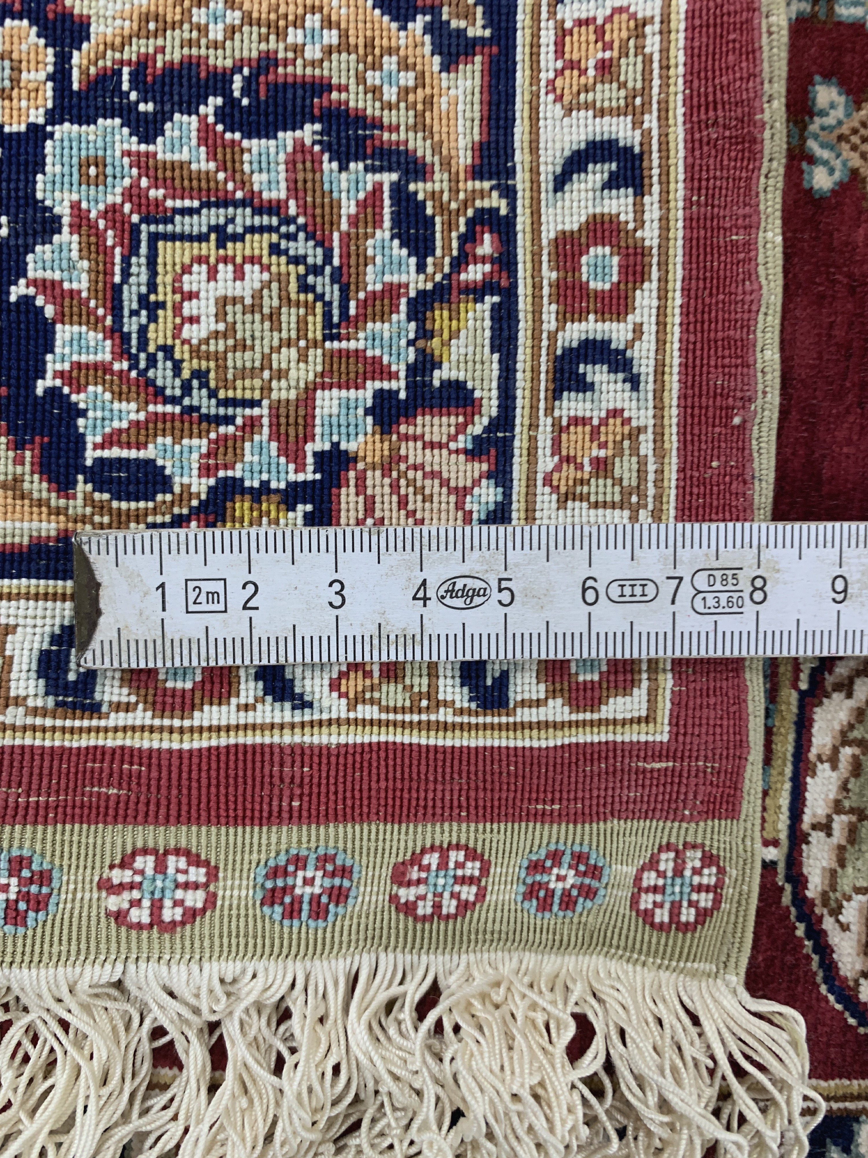 Detail h: Hereke Seide fein Türkei, signiert"Özipek",Ende 20.Jhd, reine Naturseide, ca. 93 x 63 cm,ca. 1,0 Mio. Kn/qm, EHZ:(nahezu neuwertig)