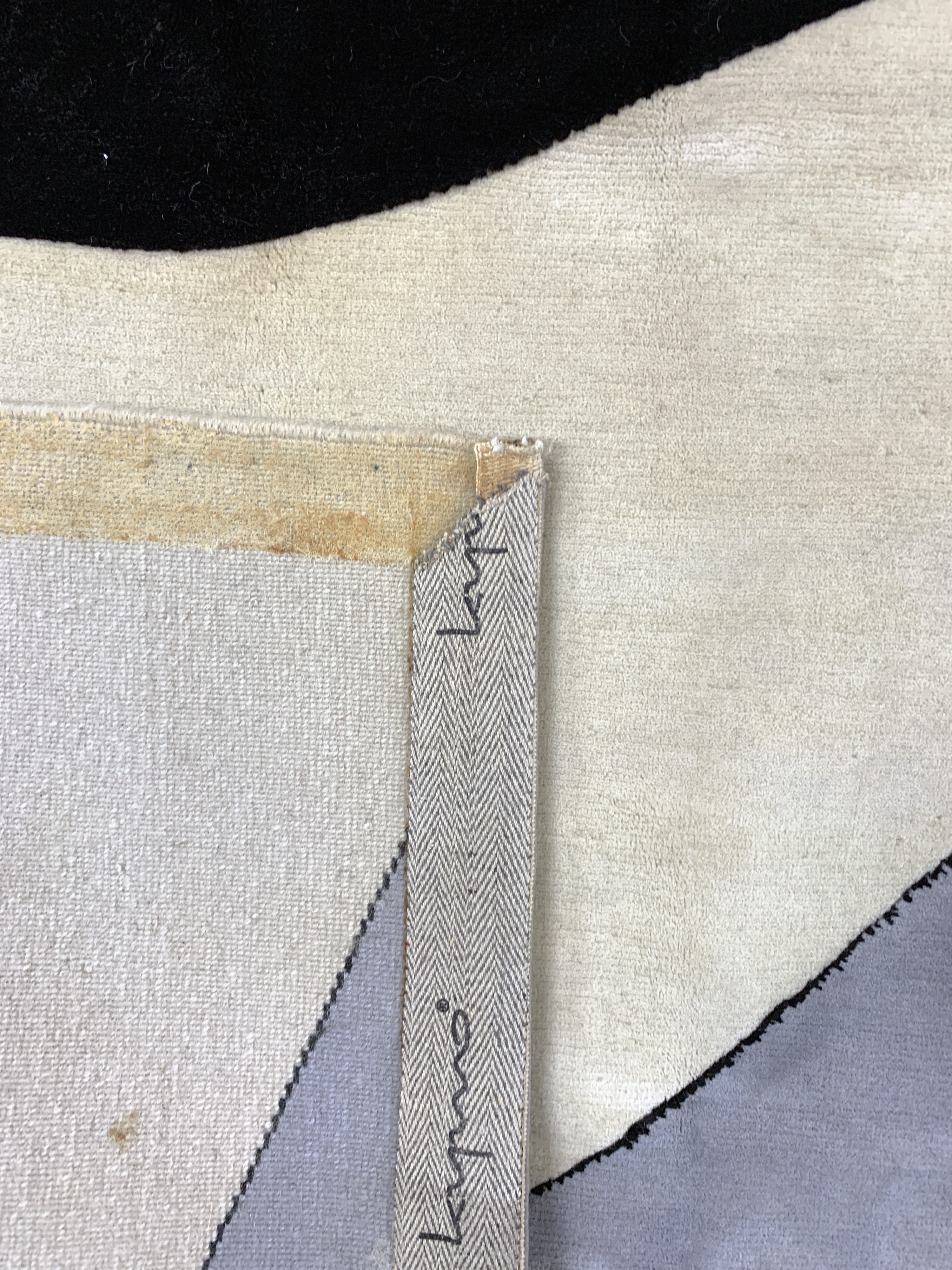 Detail g: Colani fein sign., Ende 20.Jhd., Korkwolle,ca. 300 x 202 cm, EHZ: 2, reinigungsbedürftig