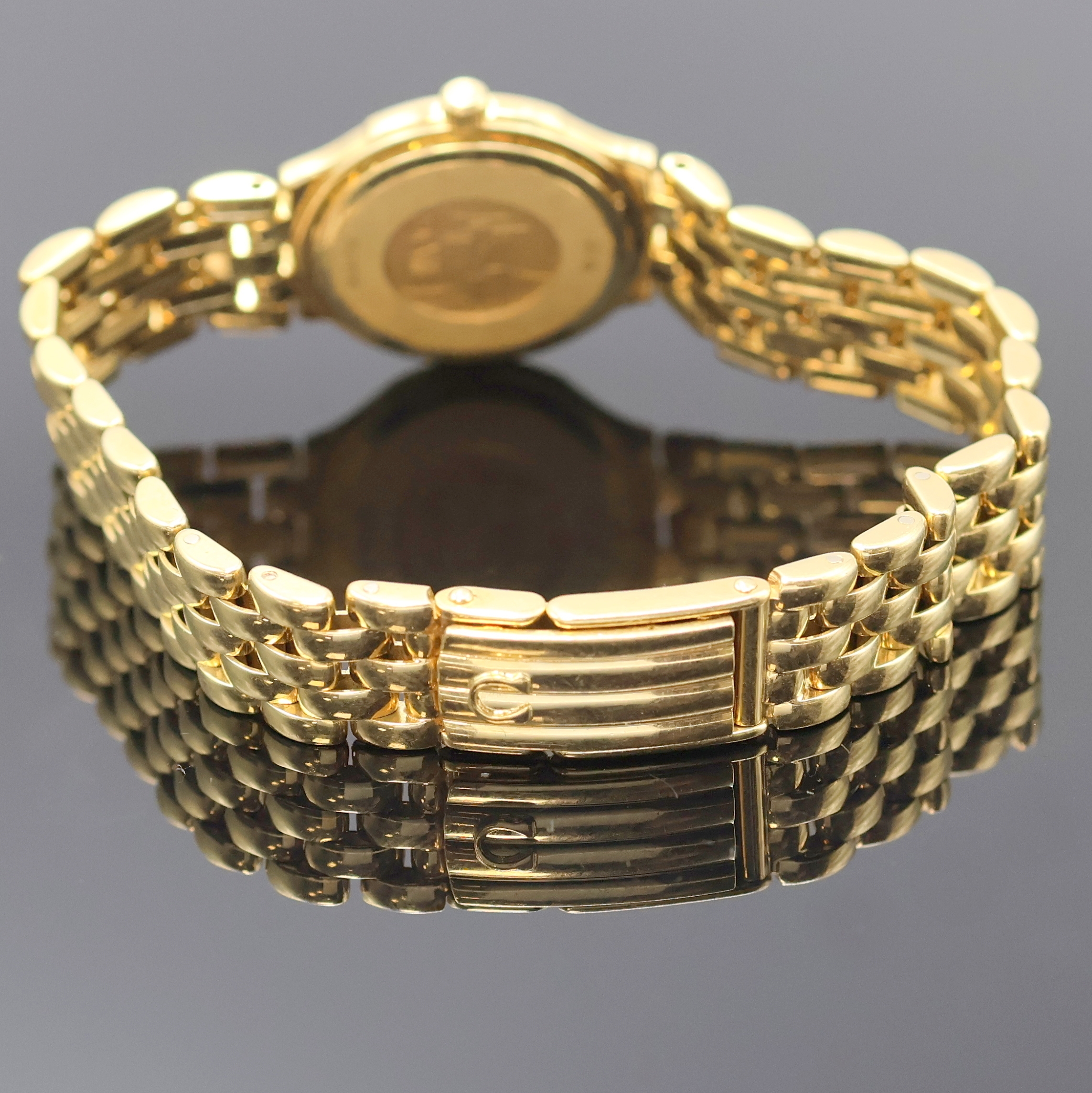 Detail b: OMEGA De Ville Damenarmbanduhr in GG 750/000 mit Diamanten Referenz 7951520/8951520, Schweiz um 1990, quarz, orig. Goldband, Boden aufgedr., Lünette ...