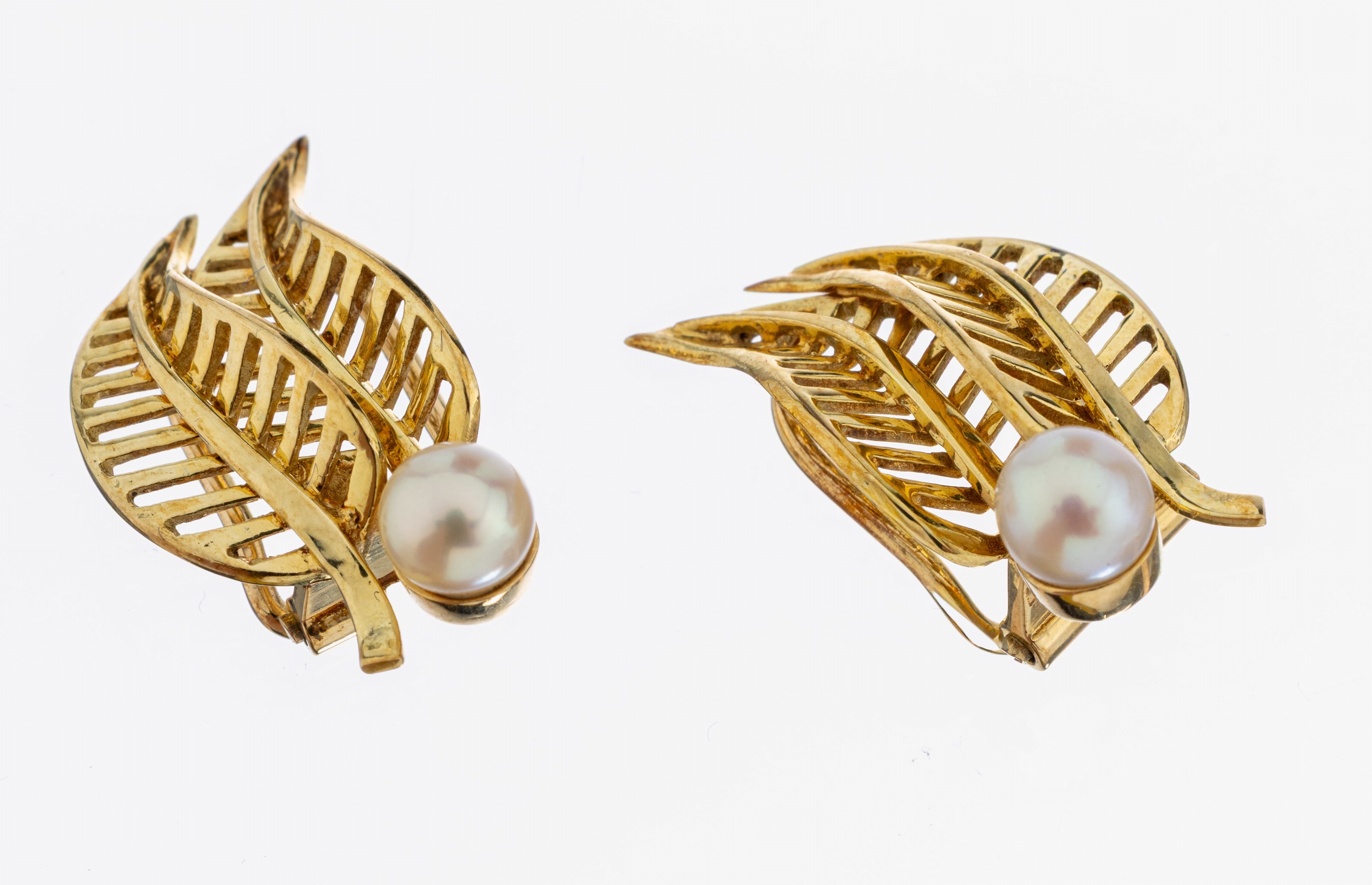 Image 27039478 - Paar 14 kt Gold Zuchtperl-Ohrclips, GG 585/000, in Form von Blättern, jeweils bes. mit ...