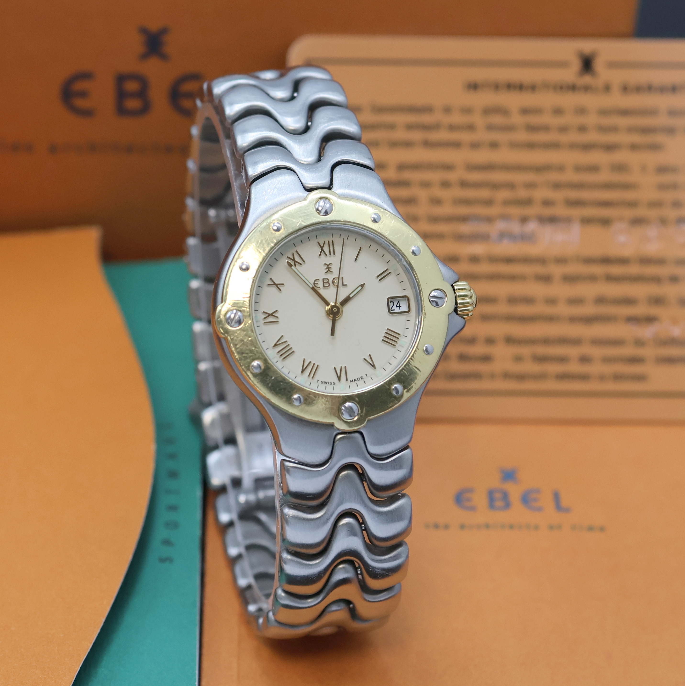Detail b: EBEL Damenarmbanduhr Sportwave Referenz 6087621, Schweiz lt. beil. Pap. verk. 08/1999, quarz, Edelstahl/Gold komb. inkl. Gliederband u. dopp. ...