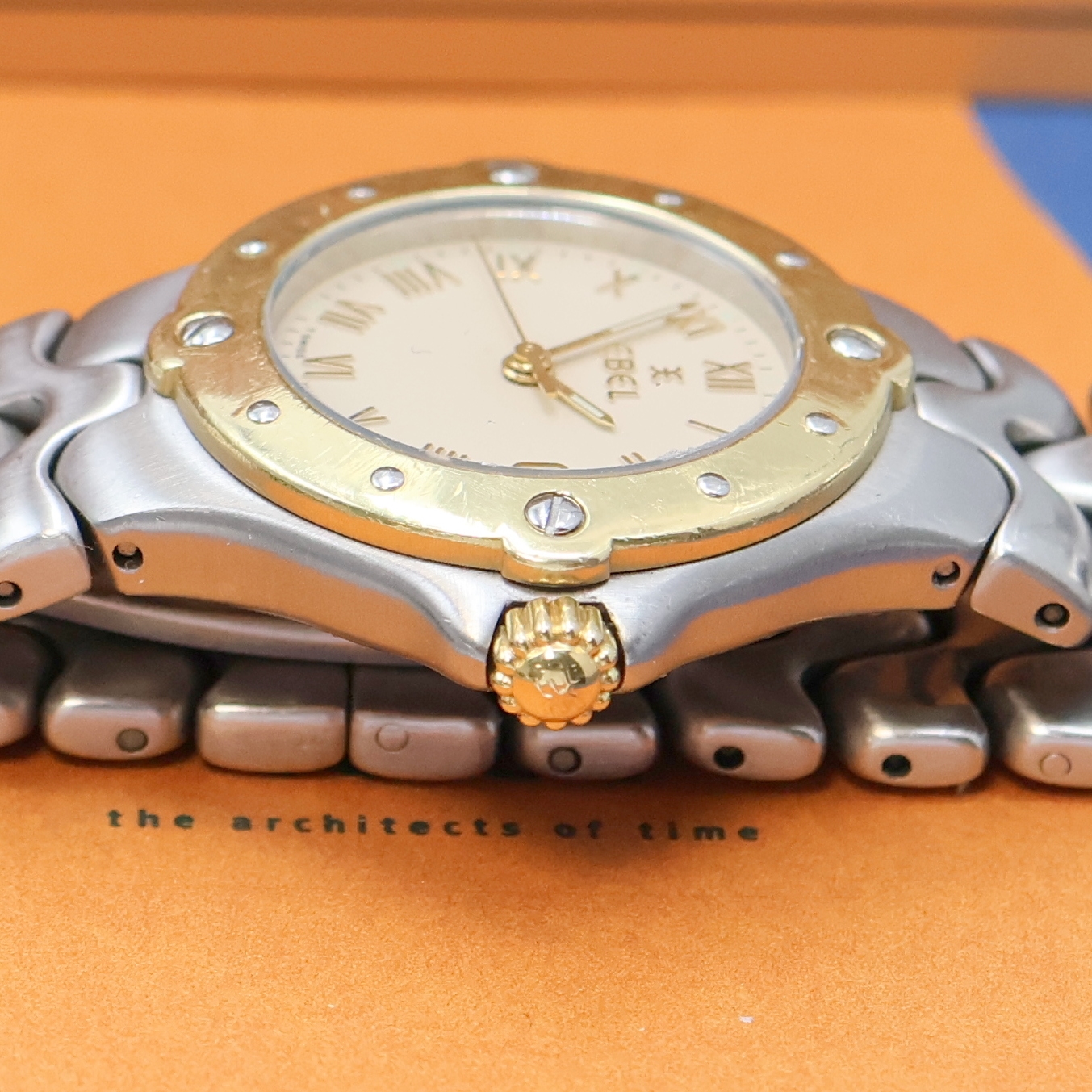 Detail d: EBEL Damenarmbanduhr Sportwave Referenz 6087621, Schweiz lt. beil. Pap. verk. 08/1999, quarz, Edelstahl/Gold komb. inkl. Gliederband u. dopp. ...
