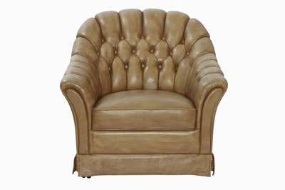 27039557a - Sessel, nach engl. Vorbild, hellbraunes Rindsleder, Rücken u. Armlehnen genoppt u. ...