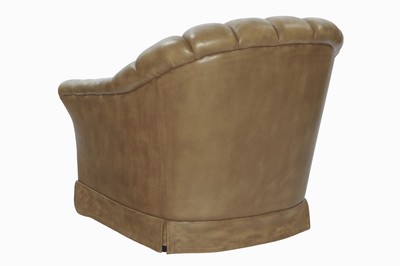 27039557c - Sessel, nach engl. Vorbild, hellbraunes Rindsleder, Rücken u. Armlehnen genoppt u. ...