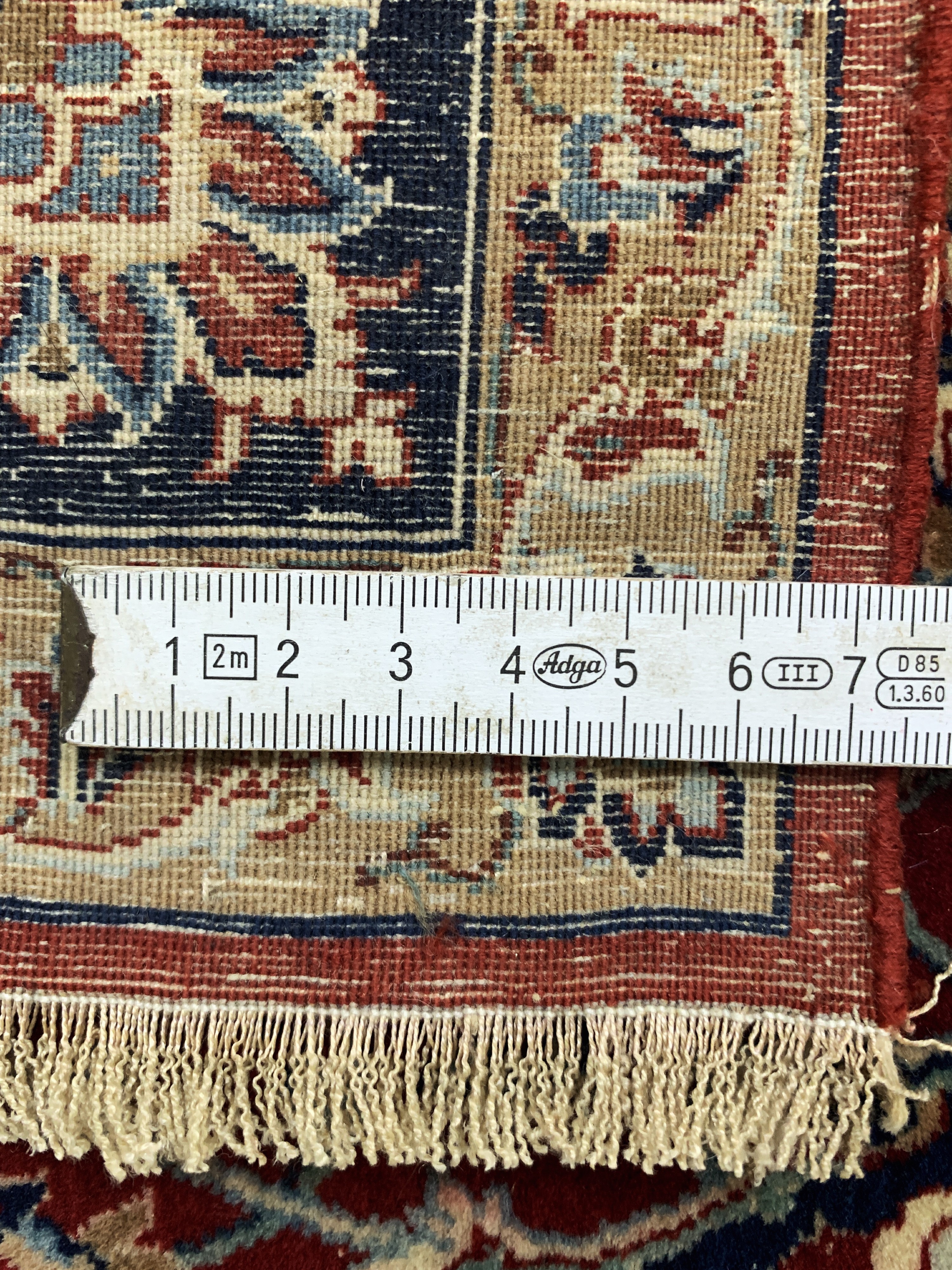 Detail h: Esfahan fein Persien, signiert"Seyrafian", Mitte 20.Jhd, Korkwolle auf Seide, ca. 168 x 106 cm, ca. 1,0 Mio. Kn/qm, EHZ: 2