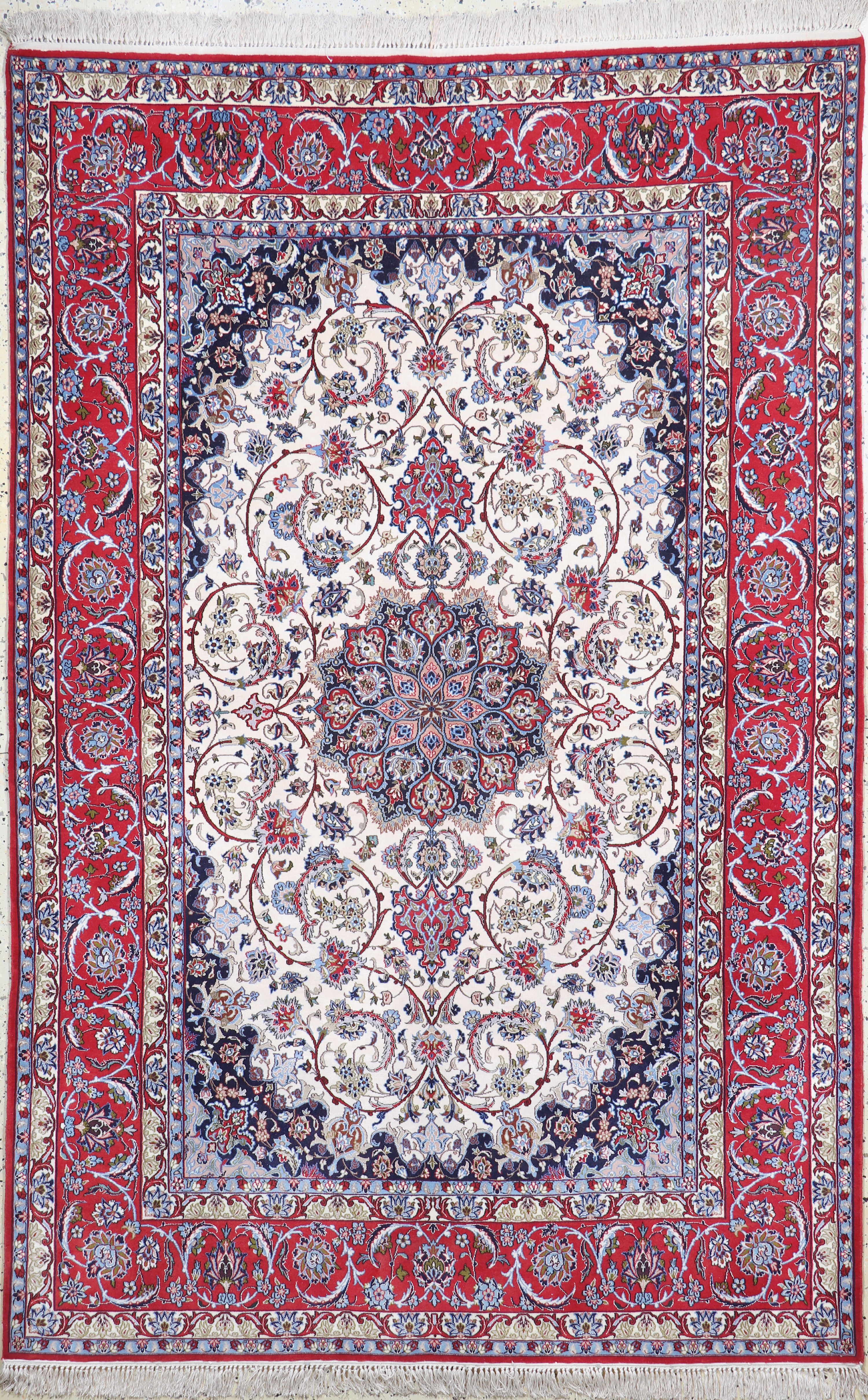 Image 27039829 - Esfahan fein, Persien, Ende 20.Jhd, Korkwolle mit und auf Seide, ca. 240 x 155 cm,EHZ: ...