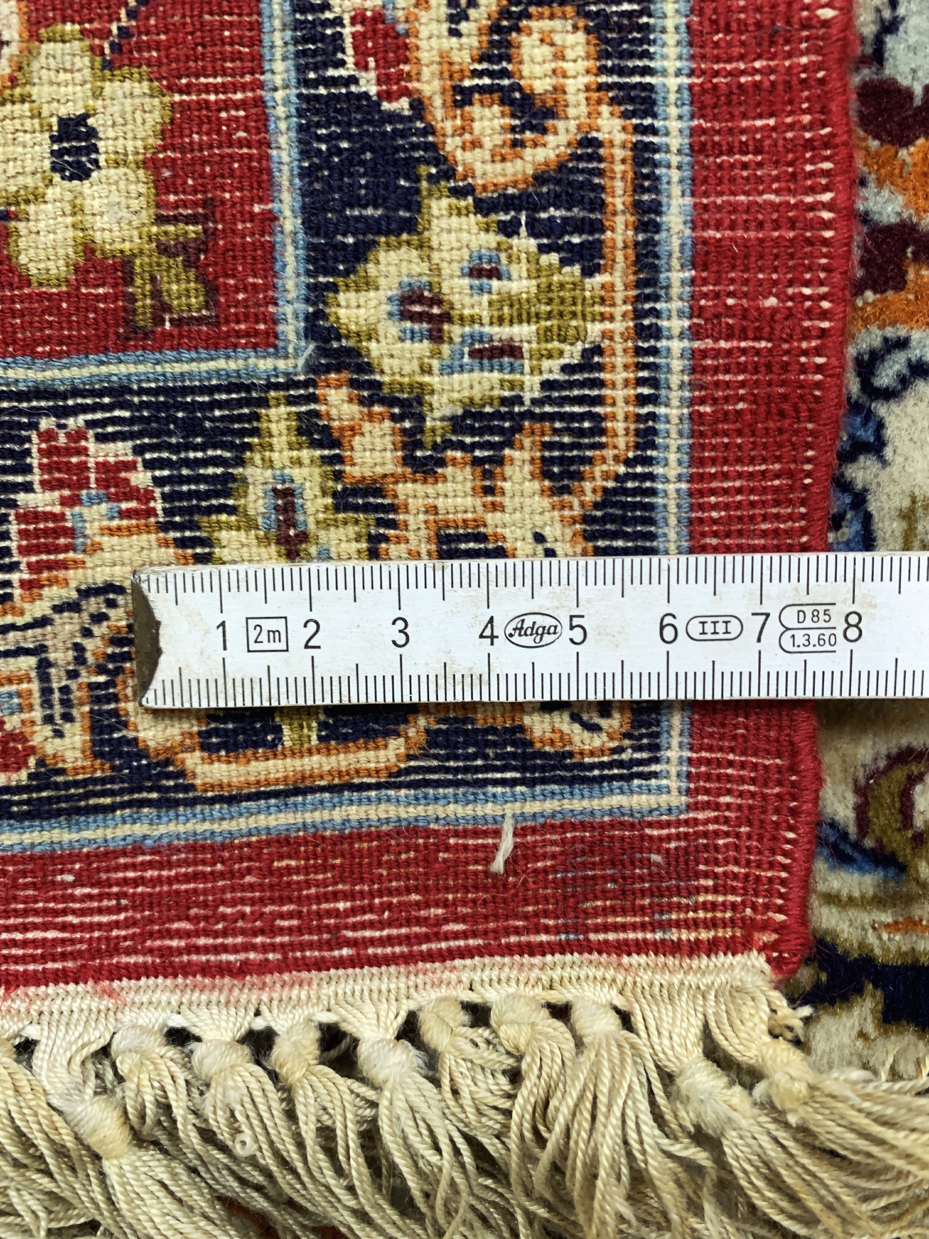 Detail e: Esfahan fein, Persien, Ende 20.Jhd, Korkwolle mit und auf Seide, ca. 175 x 109 cm,EHZ: 2