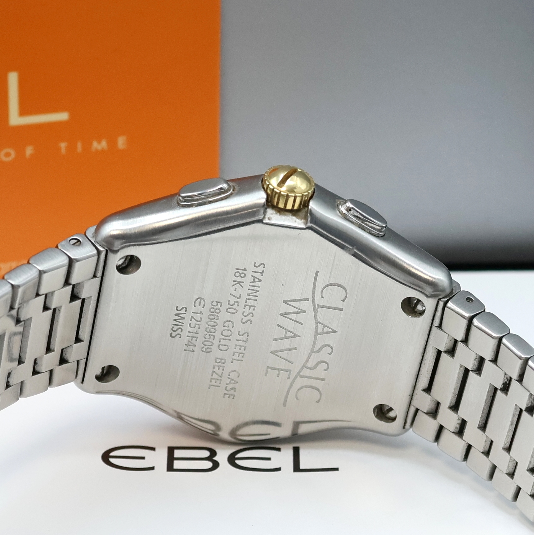 Detail d: EBEL Classic Wave Armbandchonograph in Stahl/Gold Referenz 1251F41, Schweiz um 2005, quarz, orig. Wellengliederband m. dopp. Faltschl., GG-Lünette ...