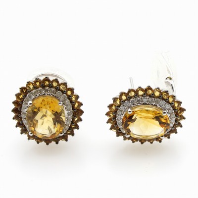 27039809a - Paar Ohrstecker mit Citrinen und Brillanten, WG 750/000, 2 große u. 48 kl. orangefarb. ...