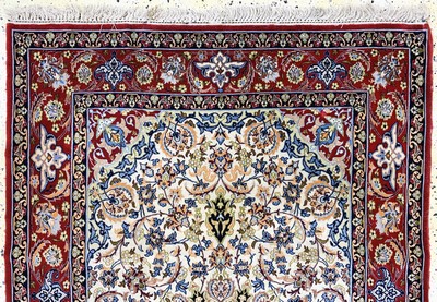 27039830a - Esfahan fein, Persien, Ende 20.Jhd, Korkwolle mit und auf Seide, ca. 175 x 109 cm,EHZ: ...