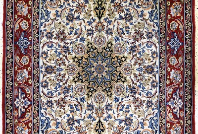 27039830b - Esfahan fein, Persien, Ende 20.Jhd, Korkwolle mit und auf Seide, ca. 175 x 109 cm,EHZ: ...