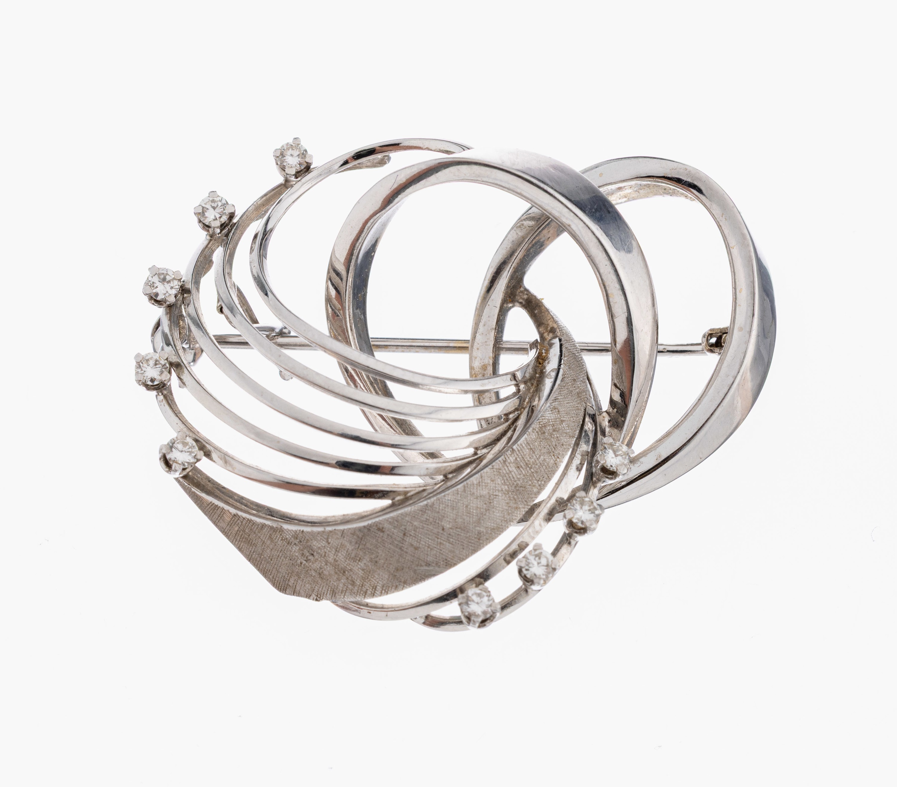 Image 27040077 - 14 kt Gold Brillant-Brosche, WG 585/000, insich verschlungen, sat. und pol., z.T. bes. ...