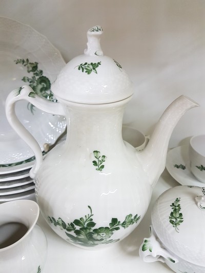 27040081d - Kaffeeservice für 6 Personen, Kgl. Kopenhagen, 20. Jh., Porzellan mit geschwungenen ...