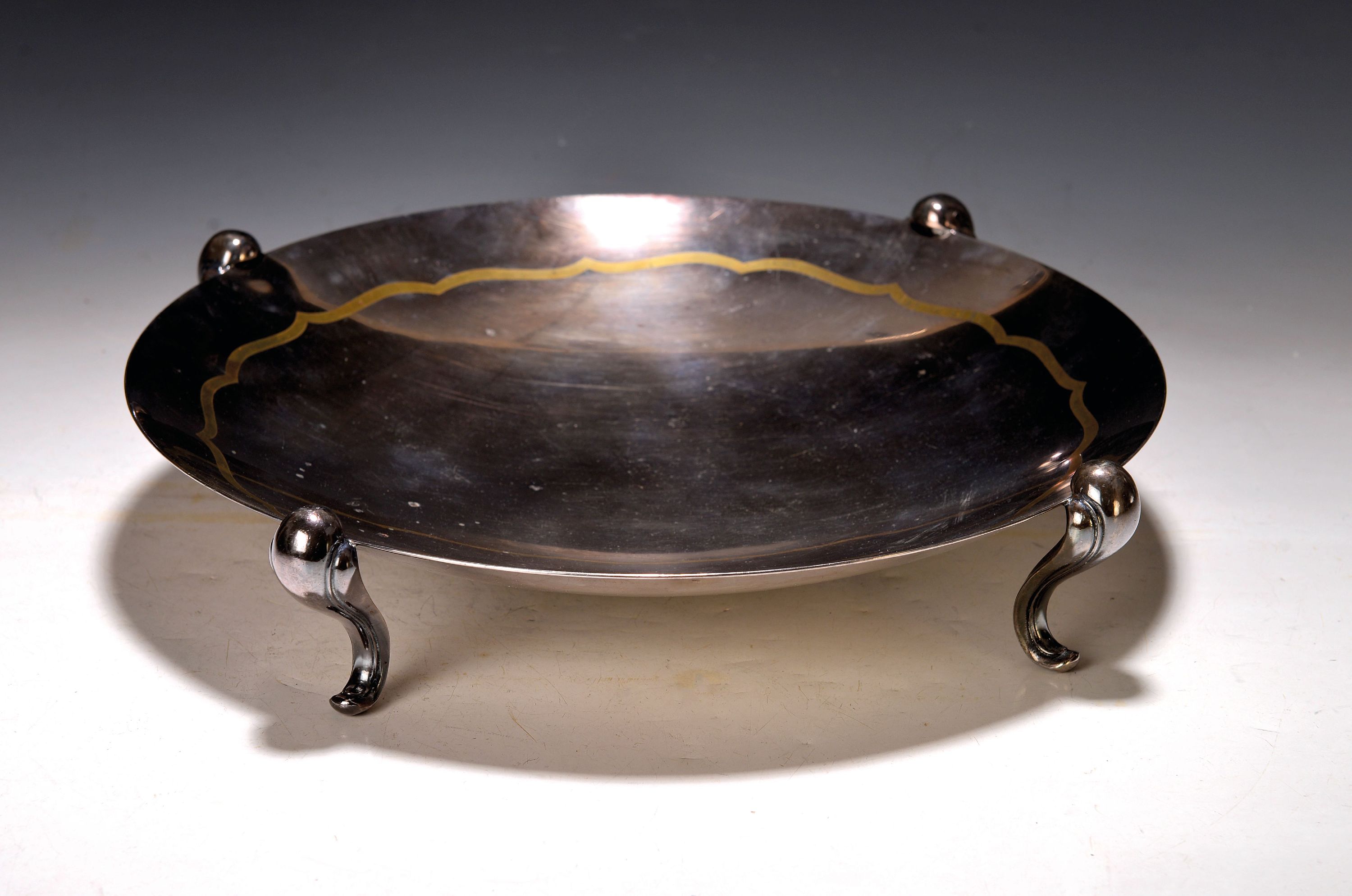 Image 27040677 - Fußschale 1903/17, Ikora Edelmetall, WMF AG, Entw. 1938, Metall, Echtgold patiniertes ...