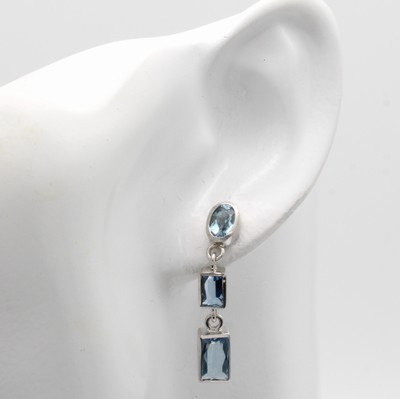 27040700a - Paar Ohrstecker mit Aquamarinen, WG 585/000, 2 ovale u. 4 rechteckige Aquam. zus. ca. ...