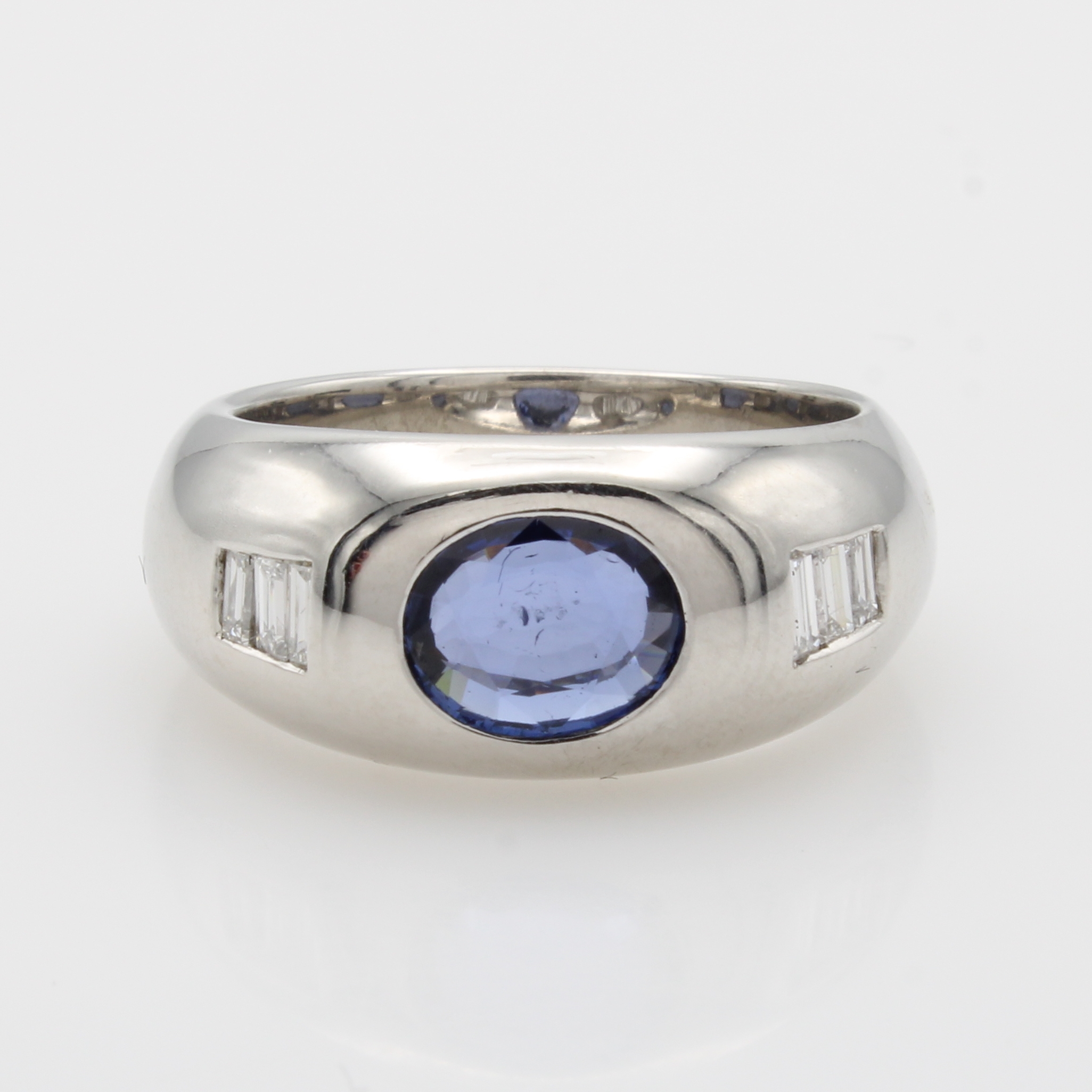 Image 27040800 - Bandring mit Saphir und Diamanten, WG 750/ 000, ovaler Saphir ca. 1.6 ct, 6 Diam. im ...