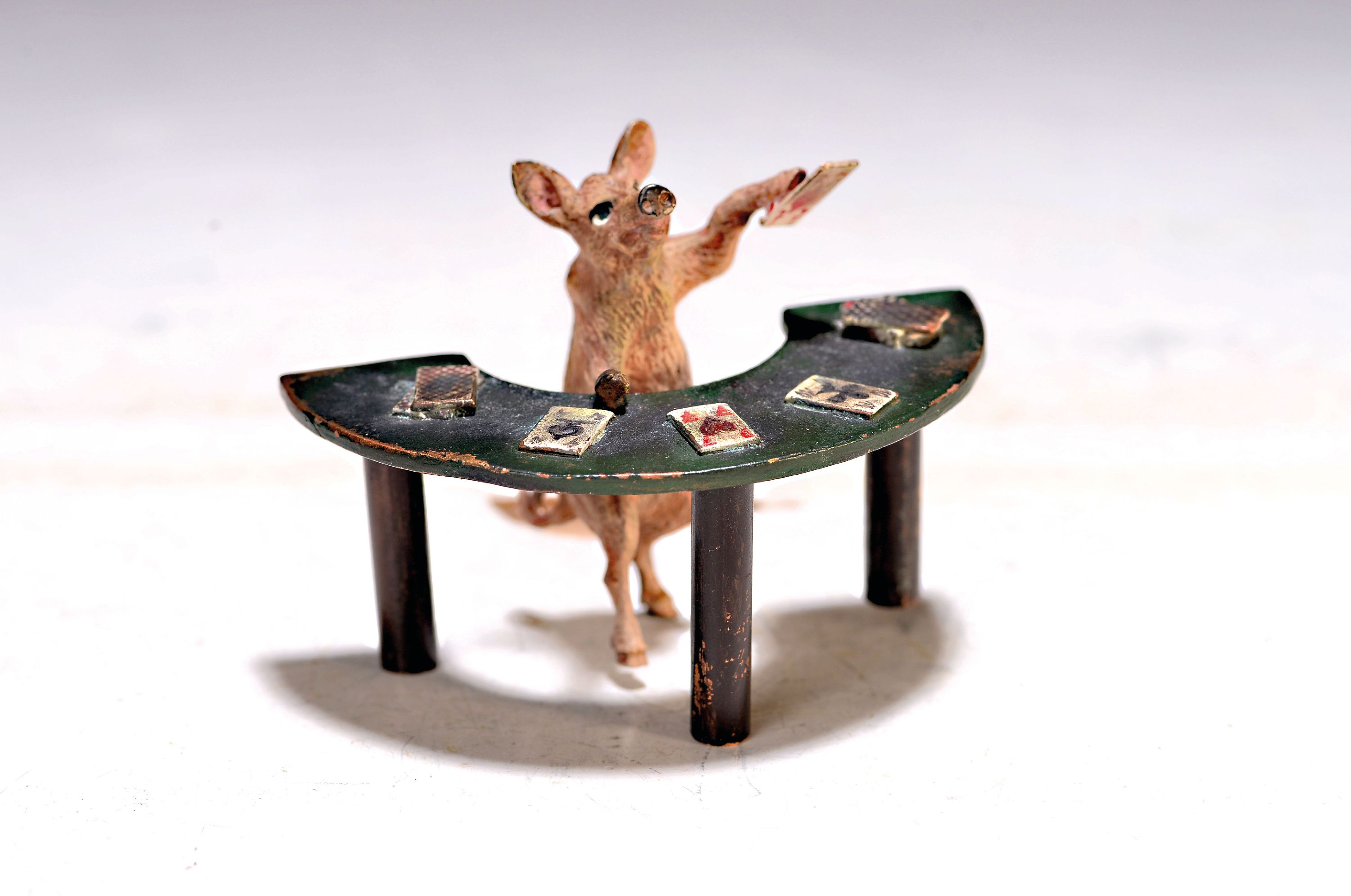 Image 27040801 - Wiener Bronze, sign., Schwein als Kartengeber am Pokertisch, bunt staffiert, ca. 5.5x7.5 ...