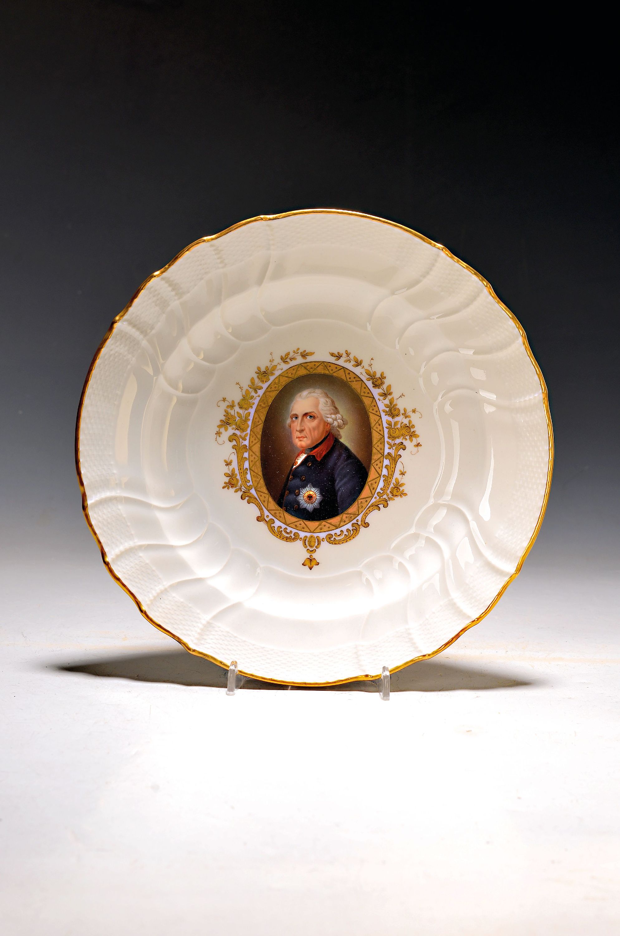 Image 27040802 - Patriotischer Teller, KPM Berlin, Anfang 20. Jh., Porzellan, im oval Porträt König ...