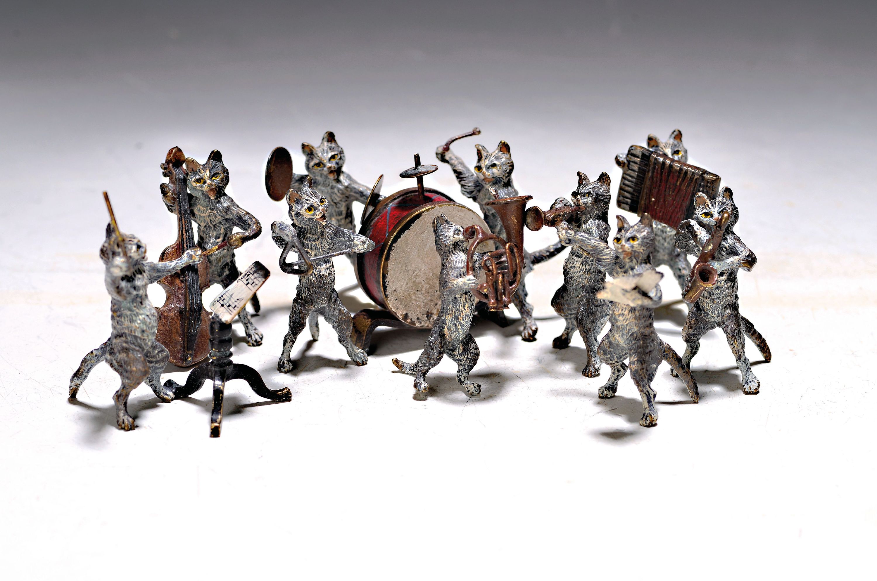 Image 27040830 - 10-teiliges Katzenorchester, Wiener Bronze, sign. Bergmann, bunt staffiert, H.ca. 4.5-6 ...