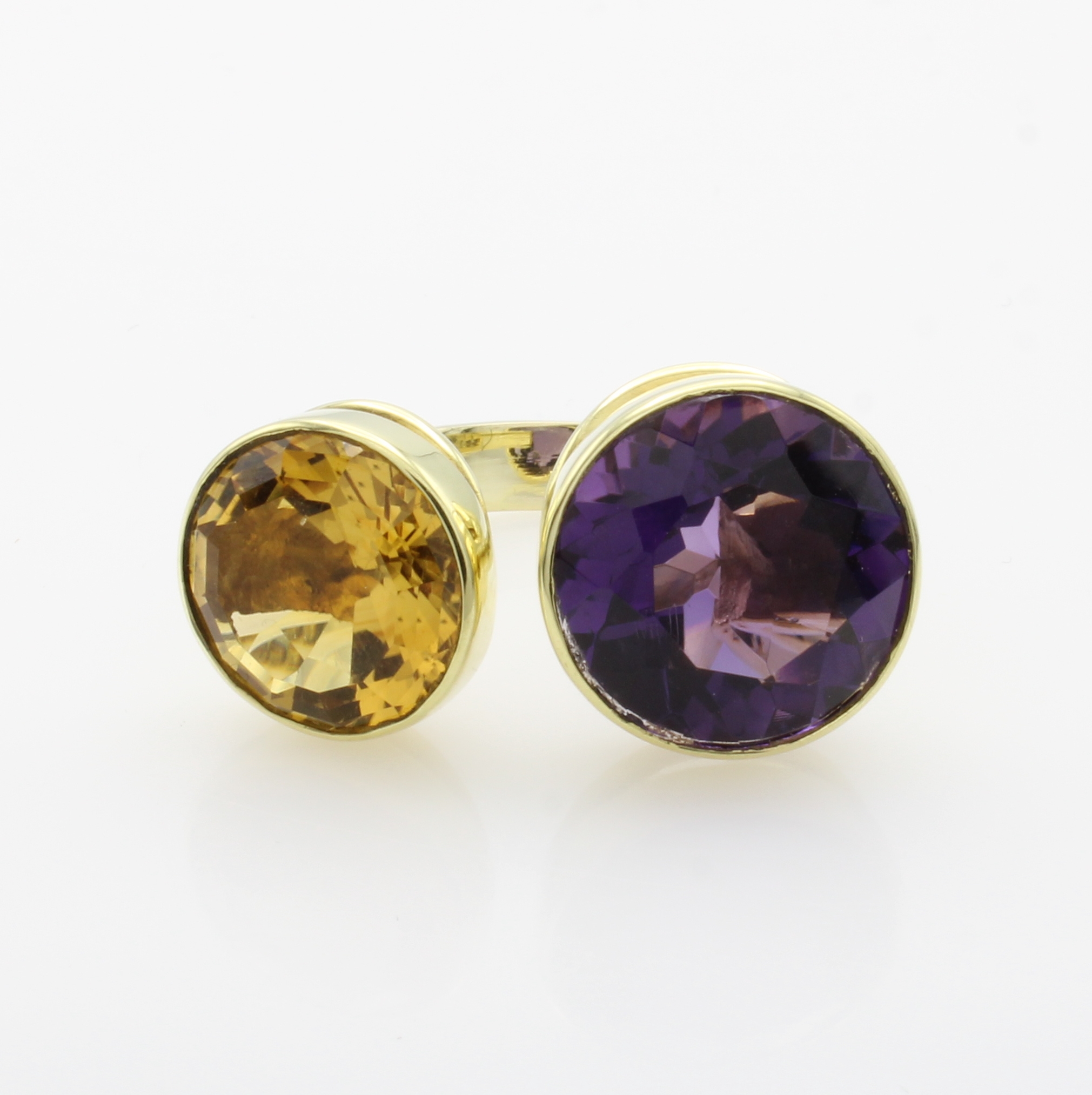 Image 27040886 - Ring mit Farbsteinen, GG 585/000, Citrin ca. 7 ct, Amethyst ca. 10.4 ct, offen gearb., ...
