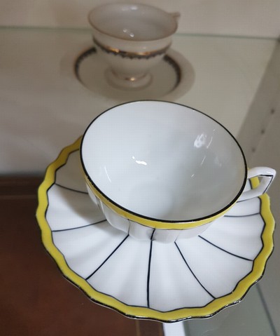 27040804d - 14 Mokkatassen, deutsch, 20. Jh., Porzellan, u.a.: 5 x KPM Berlin, Schwarzenhammer, ...