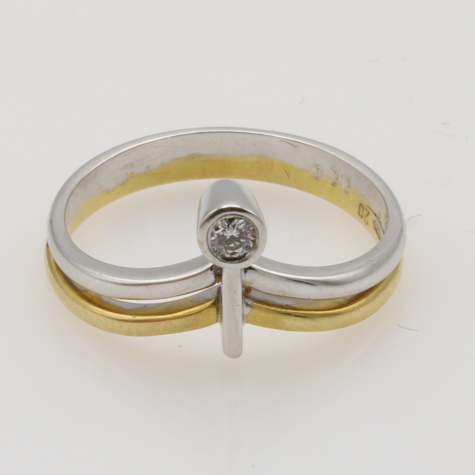 Image 27040984 - Ring mit Brillant, GG/WG 750/000, Brill. ca. 0.06 ct Weiß/vsi, RW ca. 54 Schätzpreis: ...