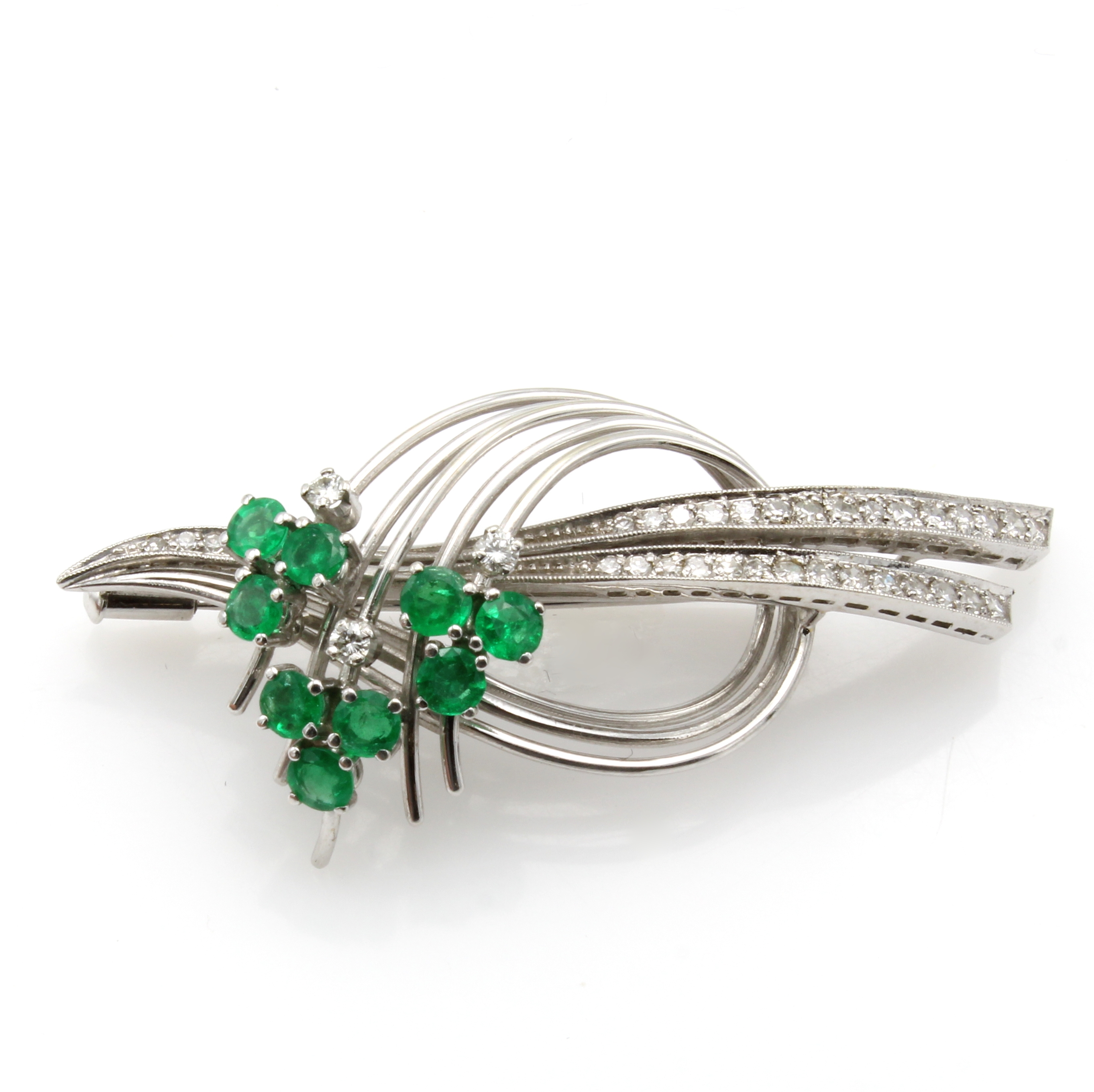 Image 27040991 - Brosche mit Brillanten und Smaragden, WG 750/000, 9 Smaragde zus. ca. 0.30 ct, Brill. ...