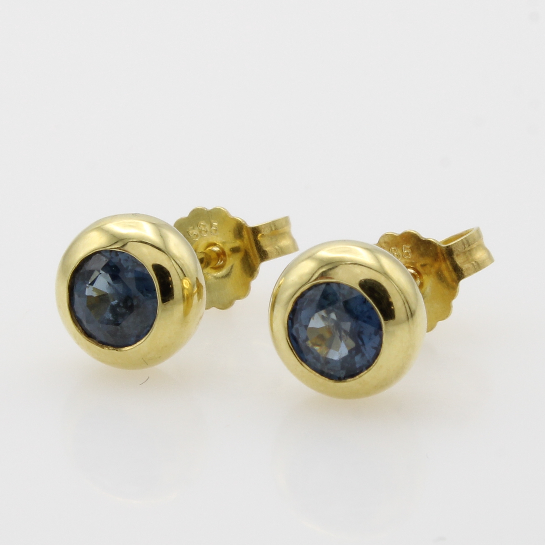 Image 27040999 - Paar Ohrstecker mit Saphiren, GG 585/000, 2 Saphire in breiten, glatten Fassungen zus. ...