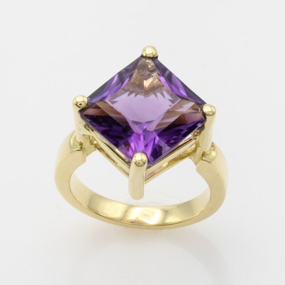 27040939a - Ring mit Amethyst, GG 585/000, Amethyst- carrée in Krappenfassung ca. 13 ct, RW ca. 54 ...