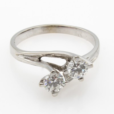 27040966a - Ring mit Brillanten, WG 585/000, 2 Brill. zus. ca. 0.64 ct feines Weiß/si-p, RW ca. 54 ...