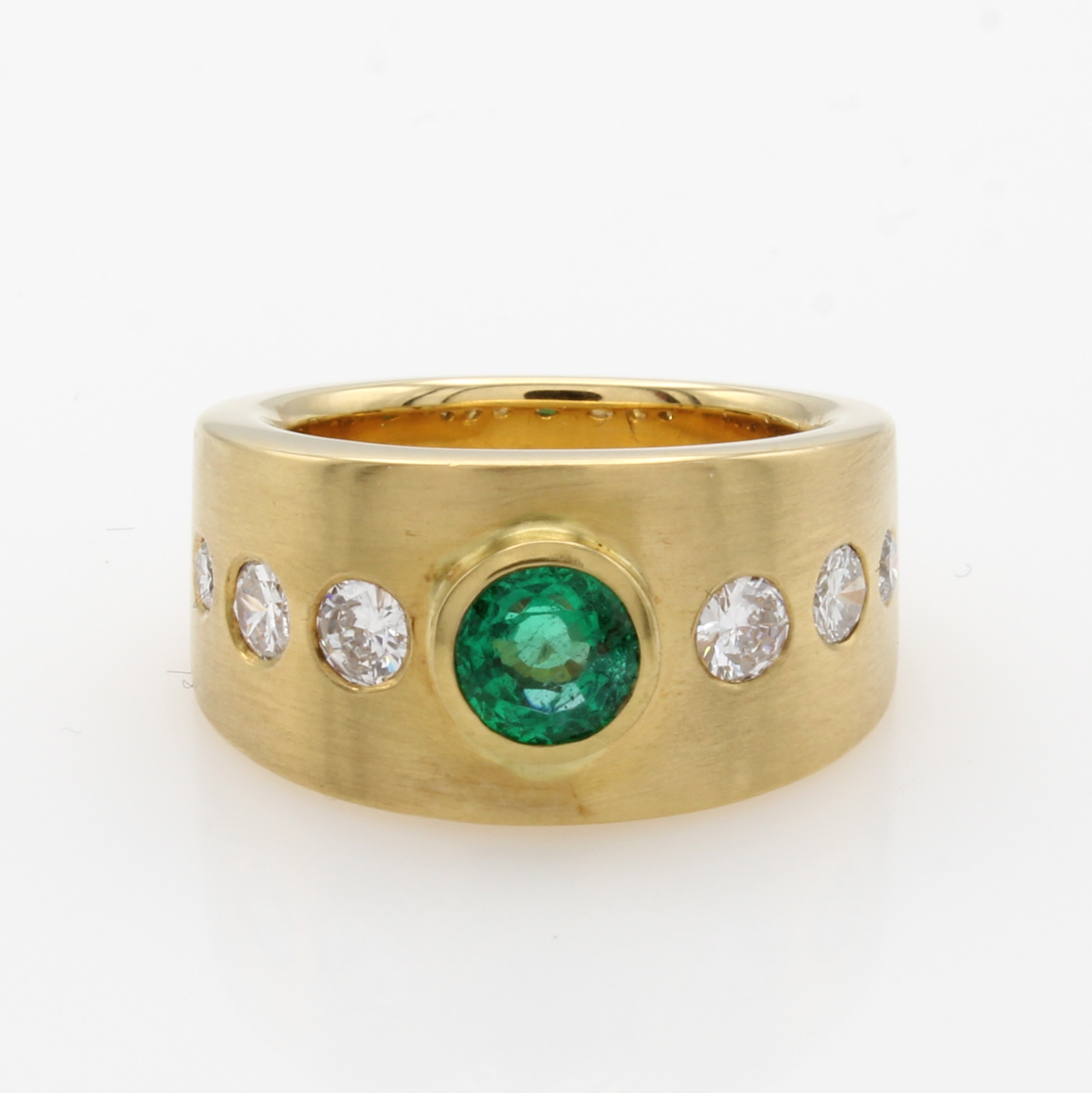 Image 27041004 - Ring mit Smaragd und Brillanten, GG 750/000, z.T. matt., Smaragd in glatter Fassung ca. ...