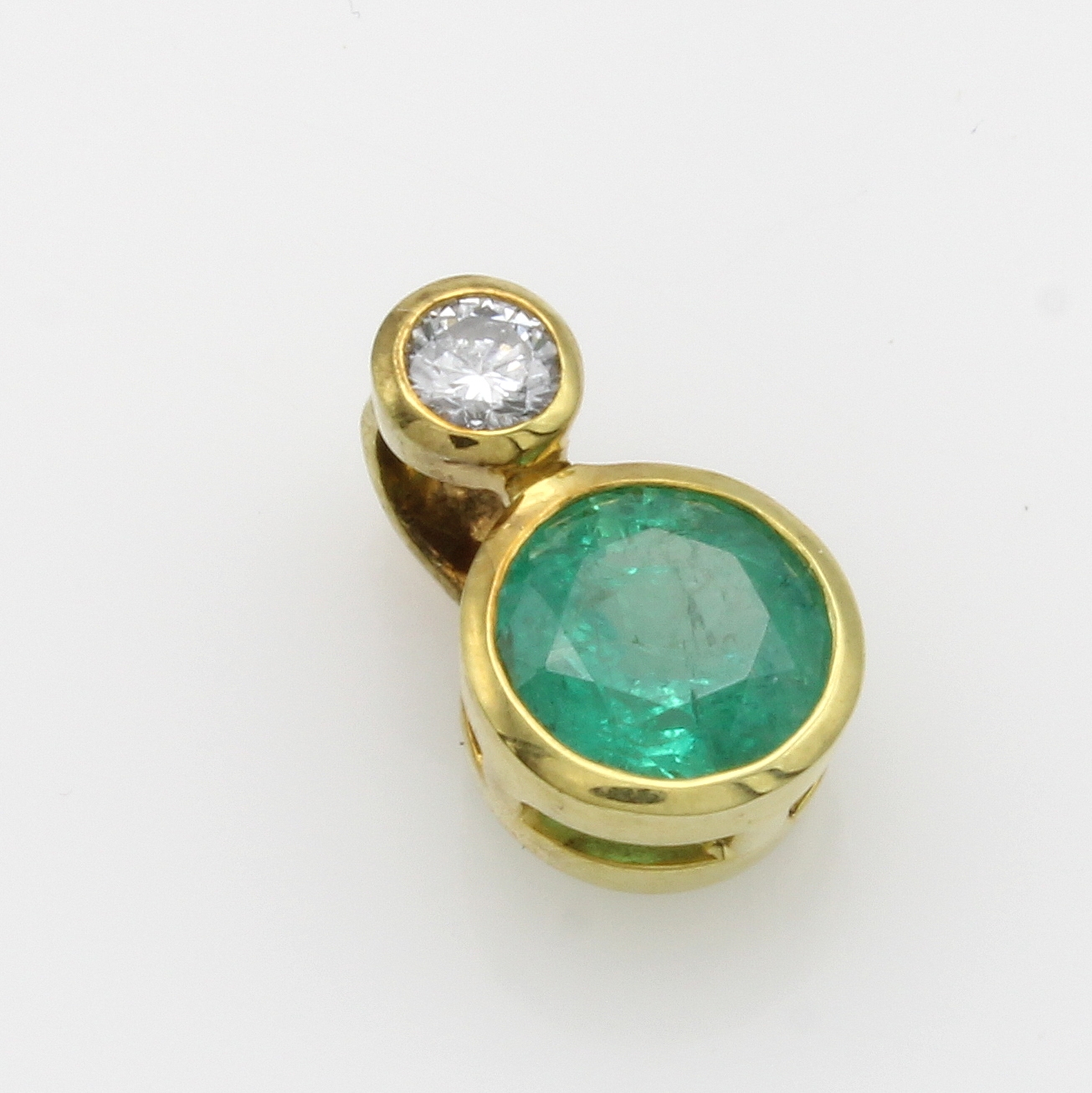 Image 27041006 - Anhänger mit Smaragd und Brillant, GG 585/ 000, runder Smaragd ca. 1.47 ct, Brill. ca. ...