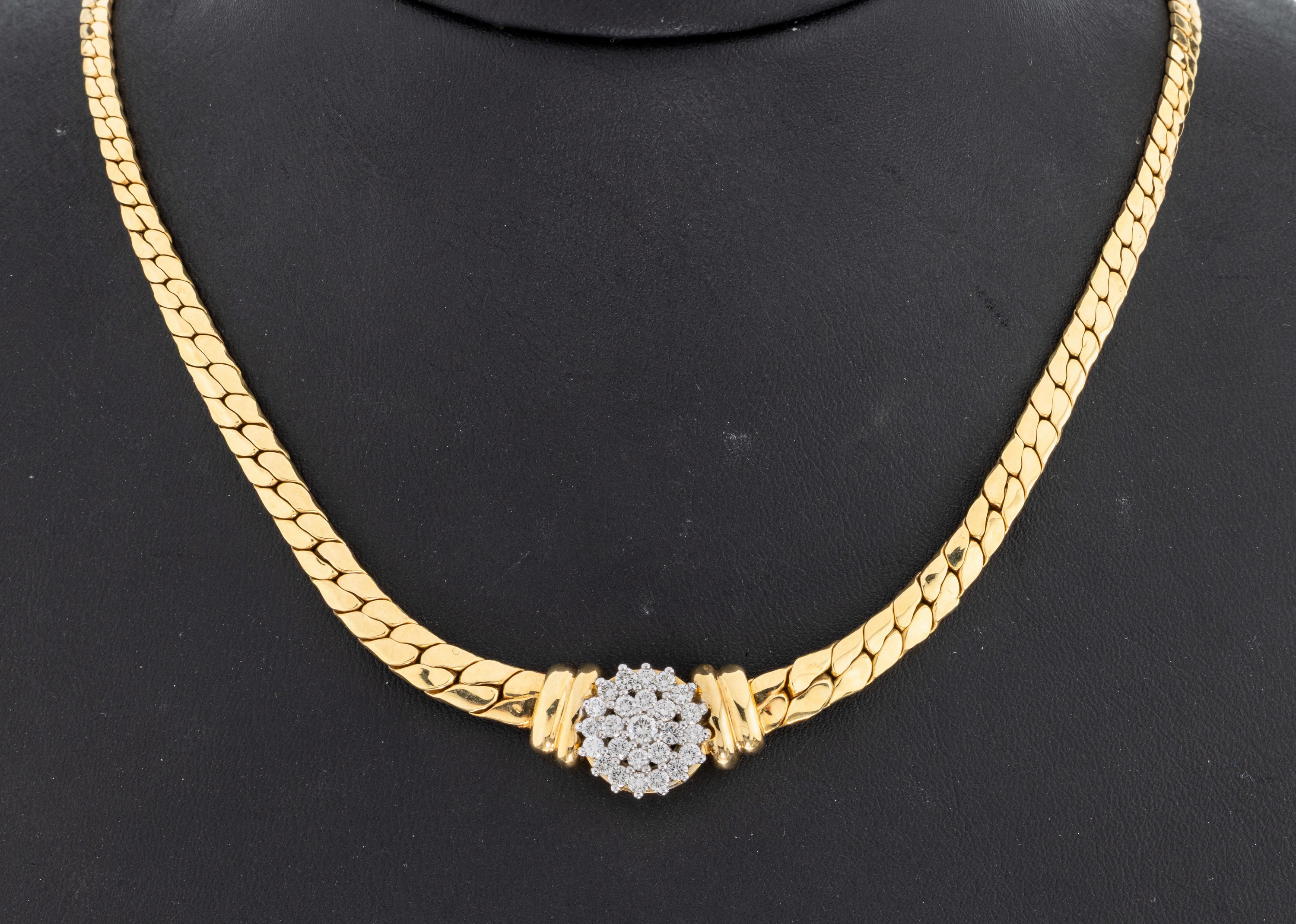 Image 27041010 - 14 kt Gold Brillant-Collier, GG/WG 585/000,25 in WG gefasste Brillanten zus. ca. 1.50 ...