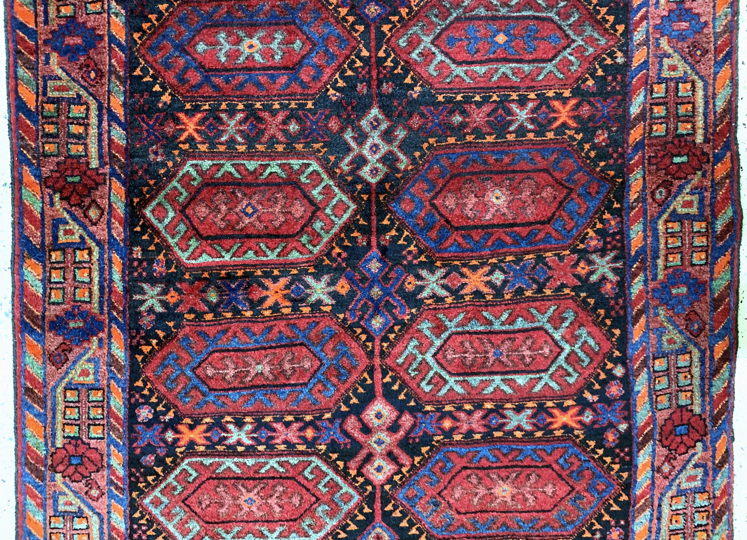 Detail c: Kordi alt, Persien, Mitte 20.Jhd, Wolle aufBaumwolle, ca. 308 x 142 cm, EHZ: 2
