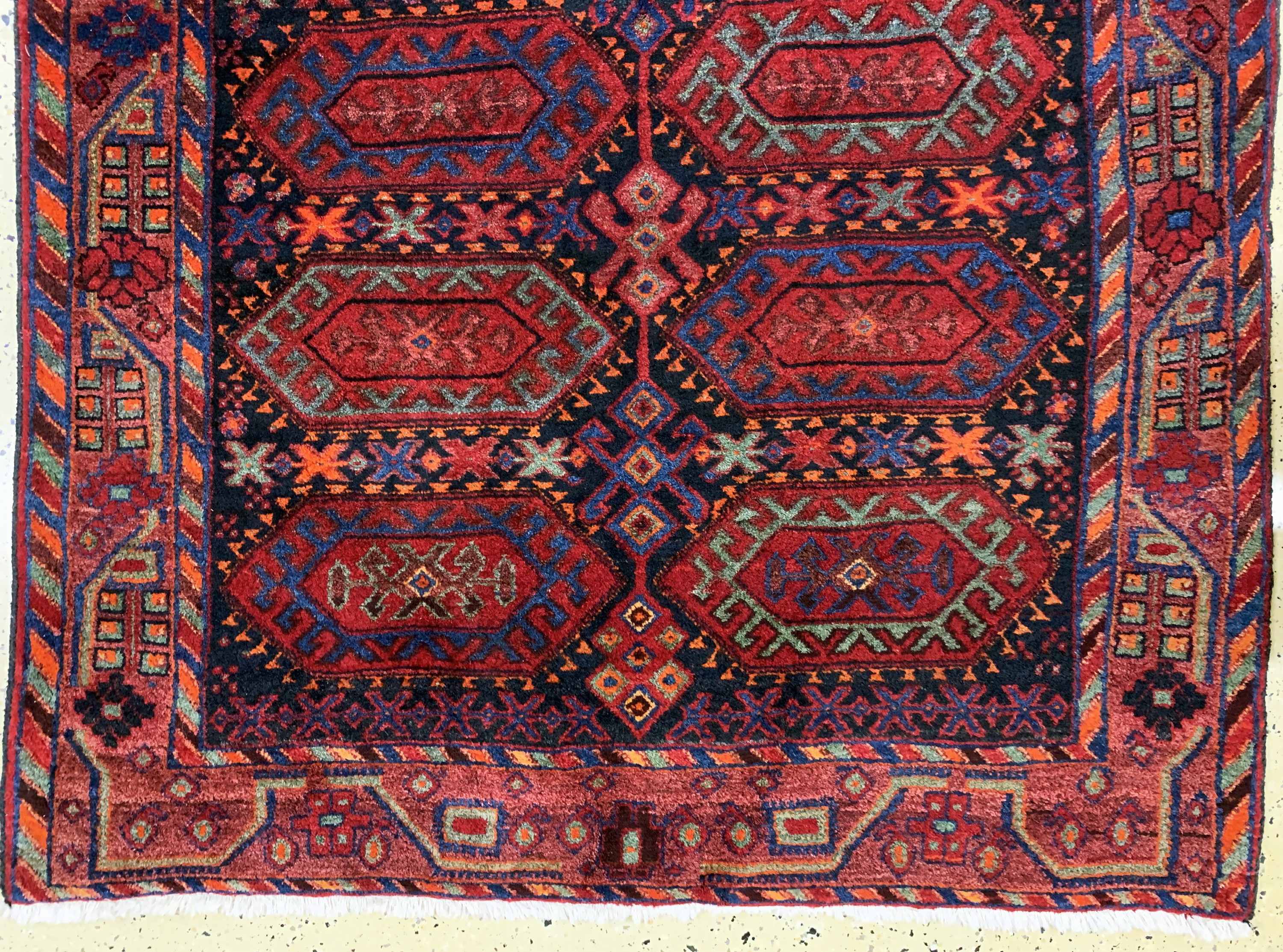 Detail d: Kordi alt, Persien, Mitte 20.Jhd, Wolle aufBaumwolle, ca. 308 x 142 cm, EHZ: 2