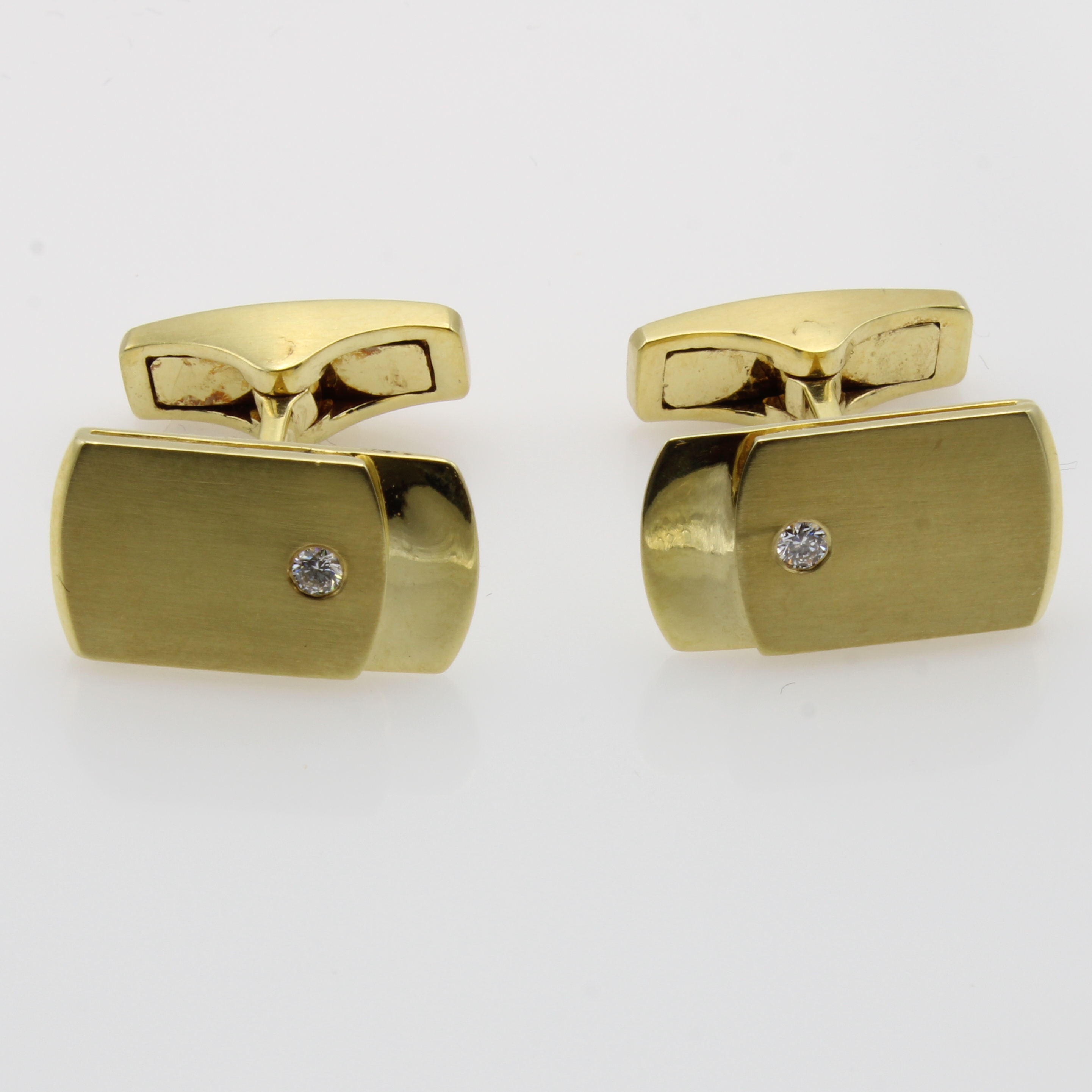 Image 27041022 - Paar Manschettenknöpfe mit Brillanten, GG 750/000, 2 Brill. zus. ca. 0.10 ct feines ...